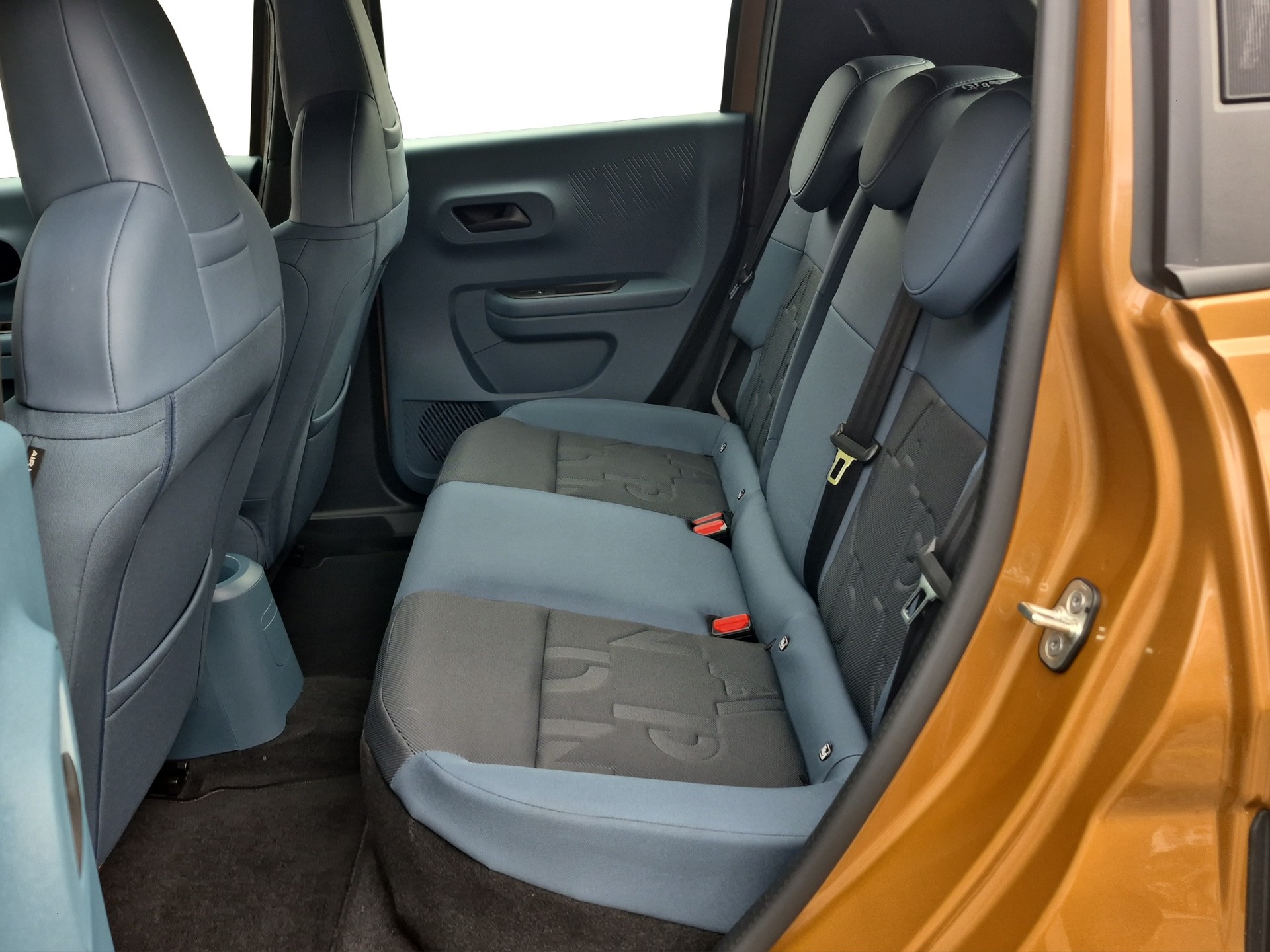 FIAT Grande Panda Elektro Red-image-11