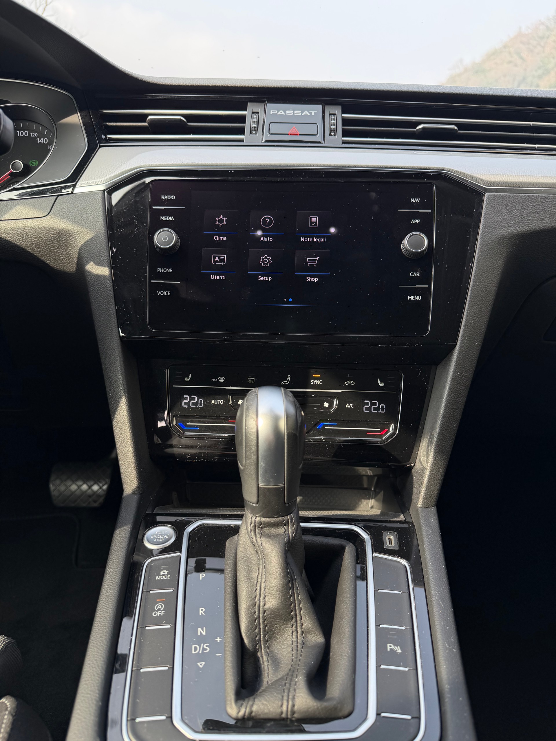 VW Passat 2.0 TDI BMT Business DSG-image-12
