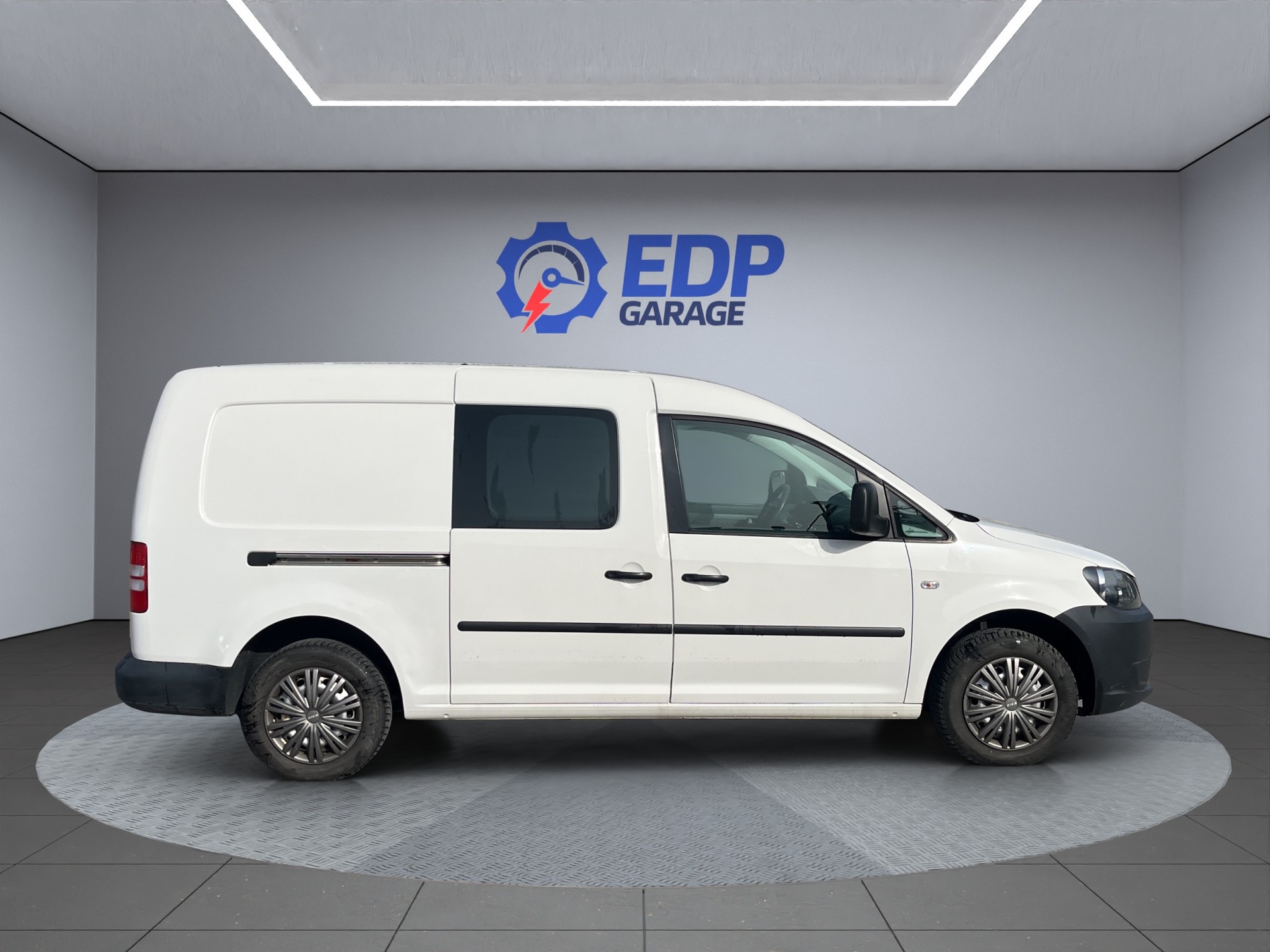 VW Caddy Maxi 1.6 TDI-image-4