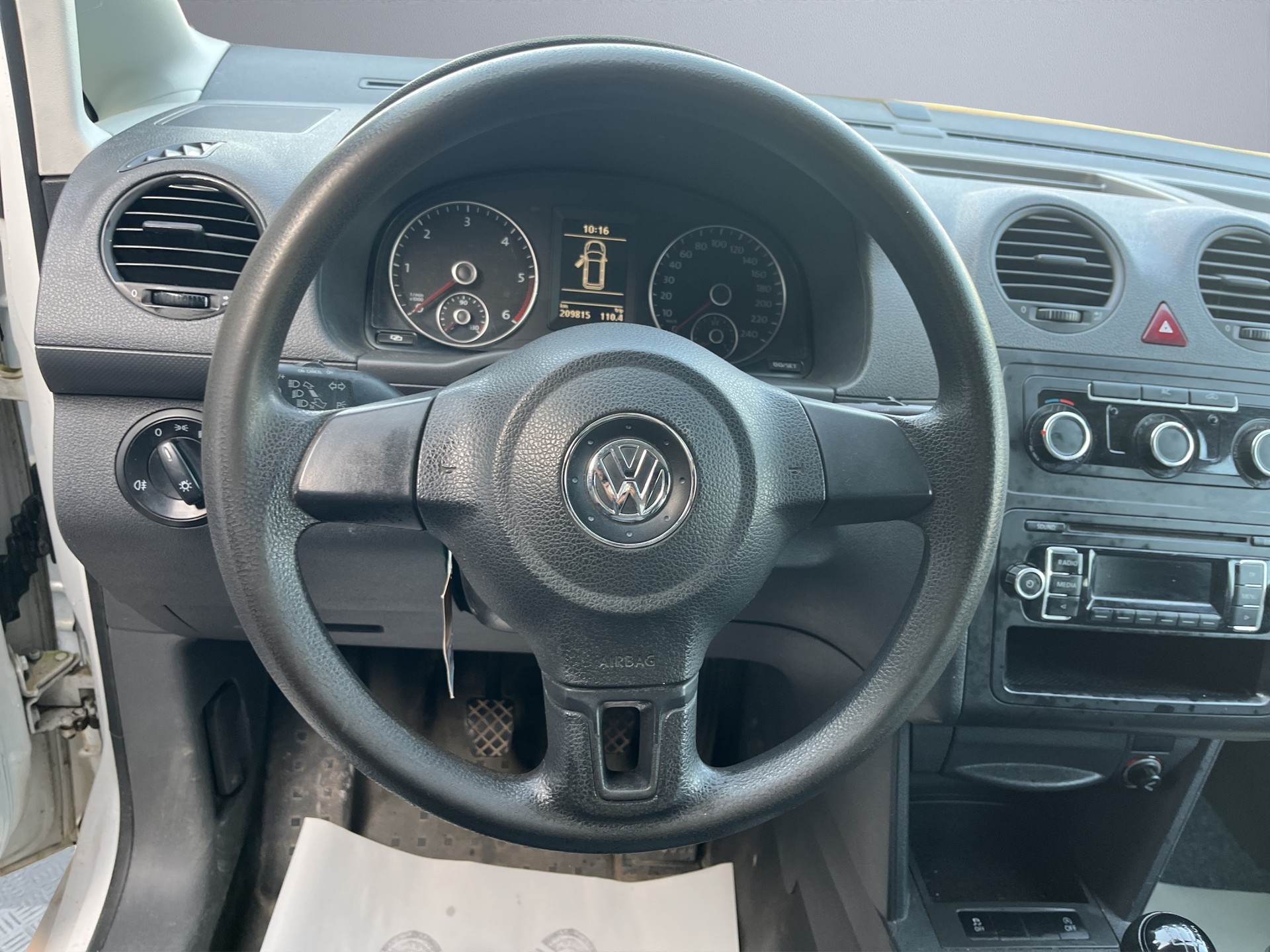 VW Caddy Maxi 1.6 TDI-image-9