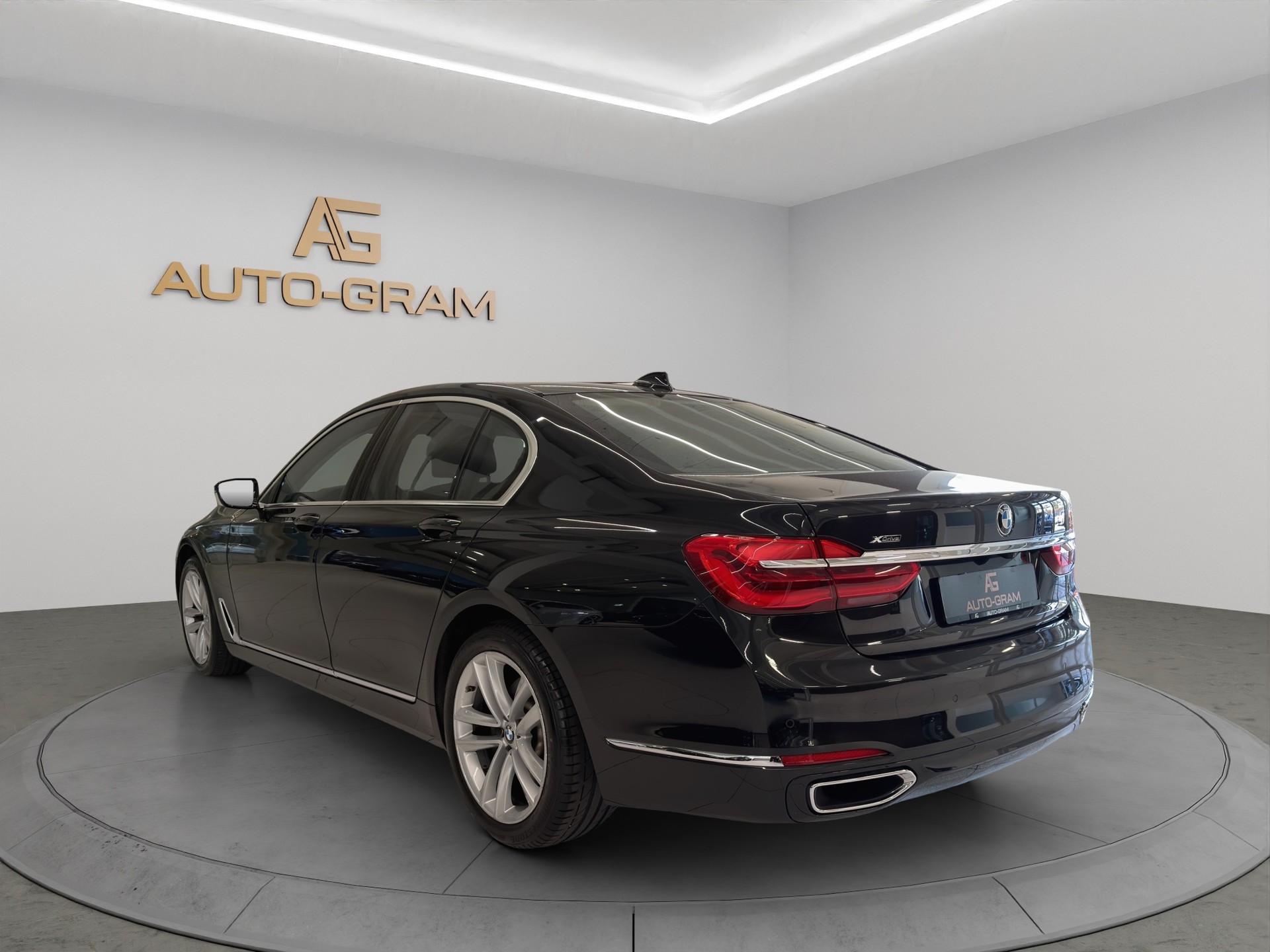 BMW 730d xDrive Steptronic-image-2