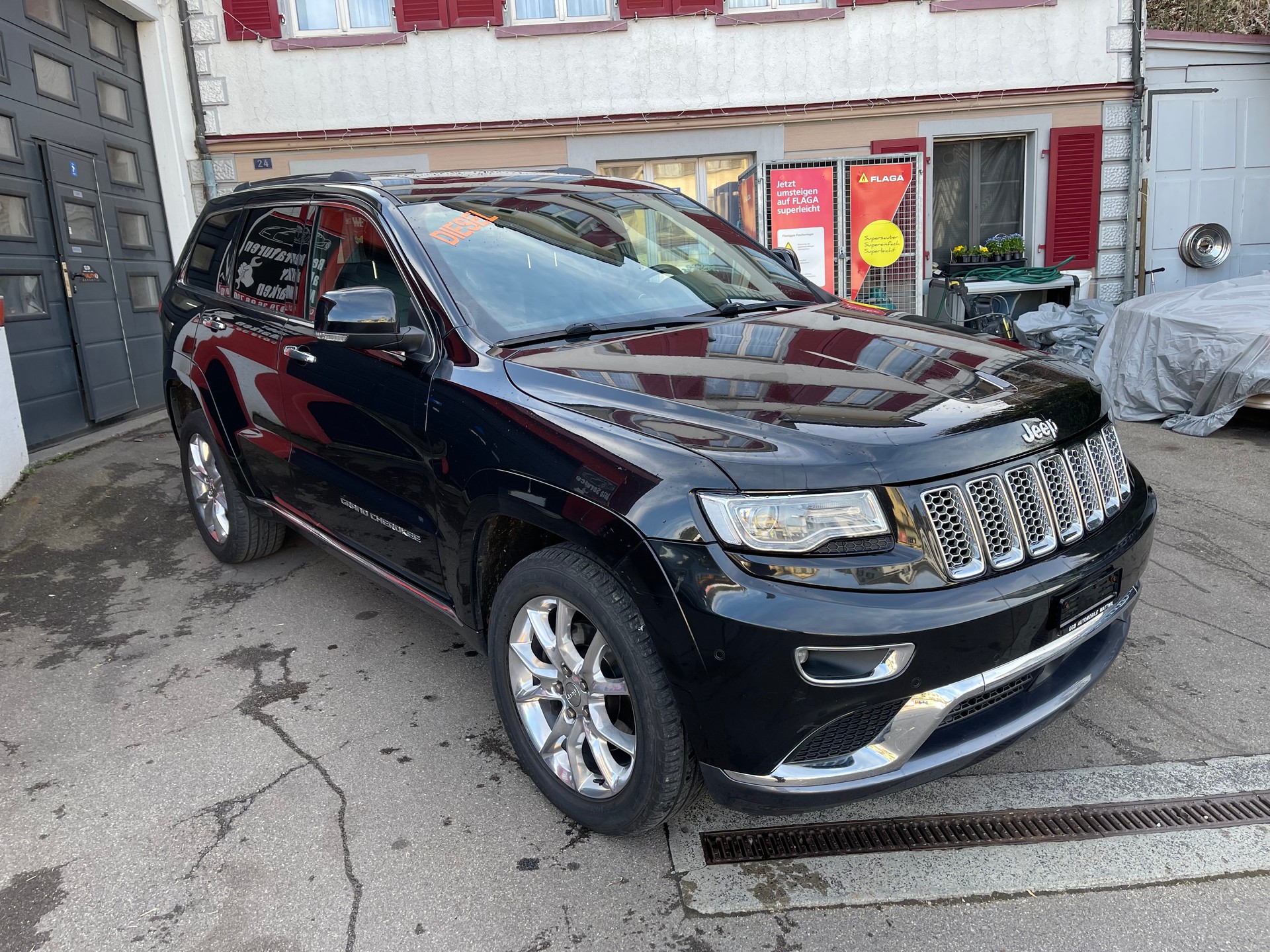 JEEP Grand Cherokee 3.0 CRD Summit Automatic-image-1