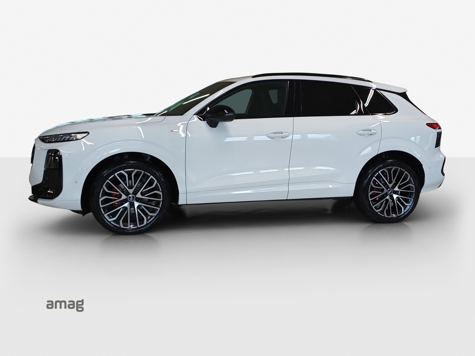 AUDI Q3 SUV 110 kW TFSI S tronic-image-1