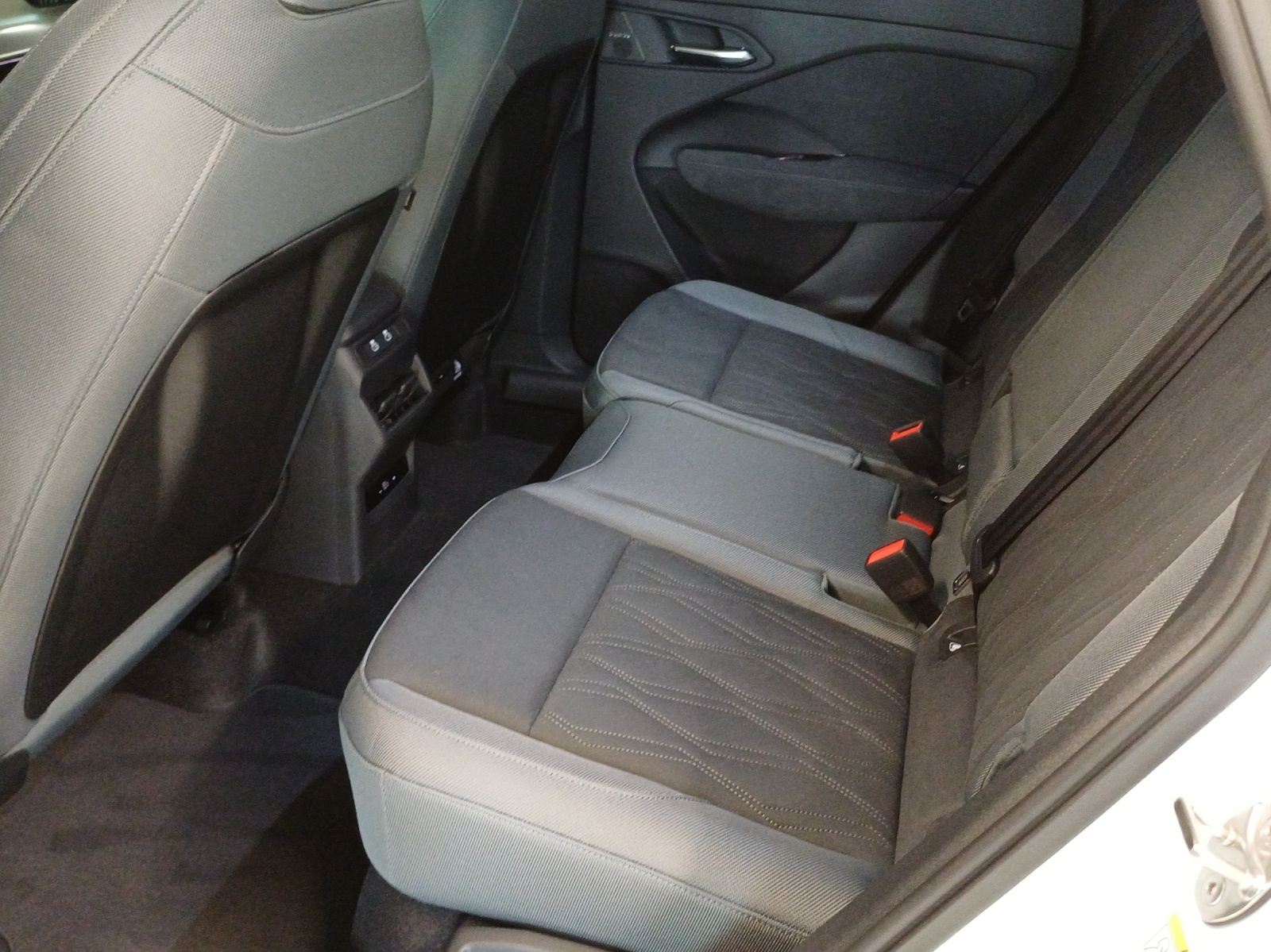 AUDI Q3 SUV 110 kW TFSI S tronic-image-11