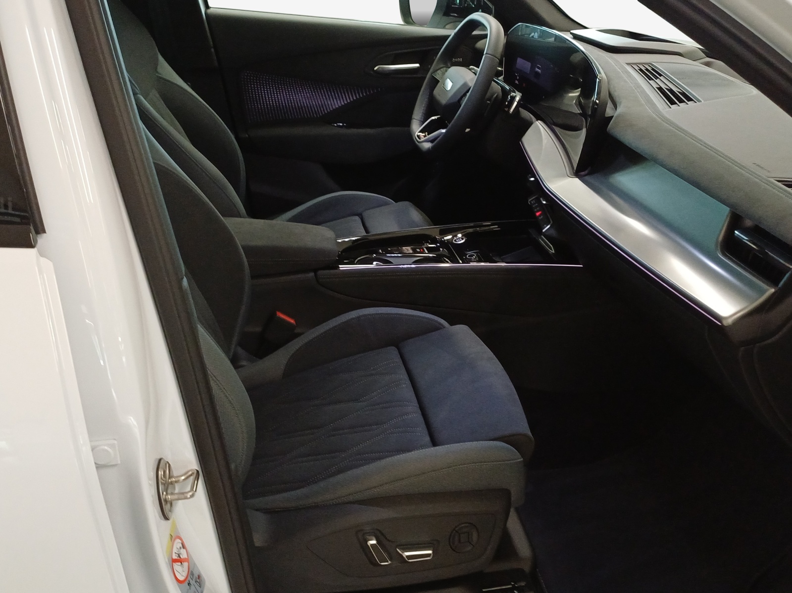 AUDI Q3 SUV 110 kW TFSI S tronic-image-15