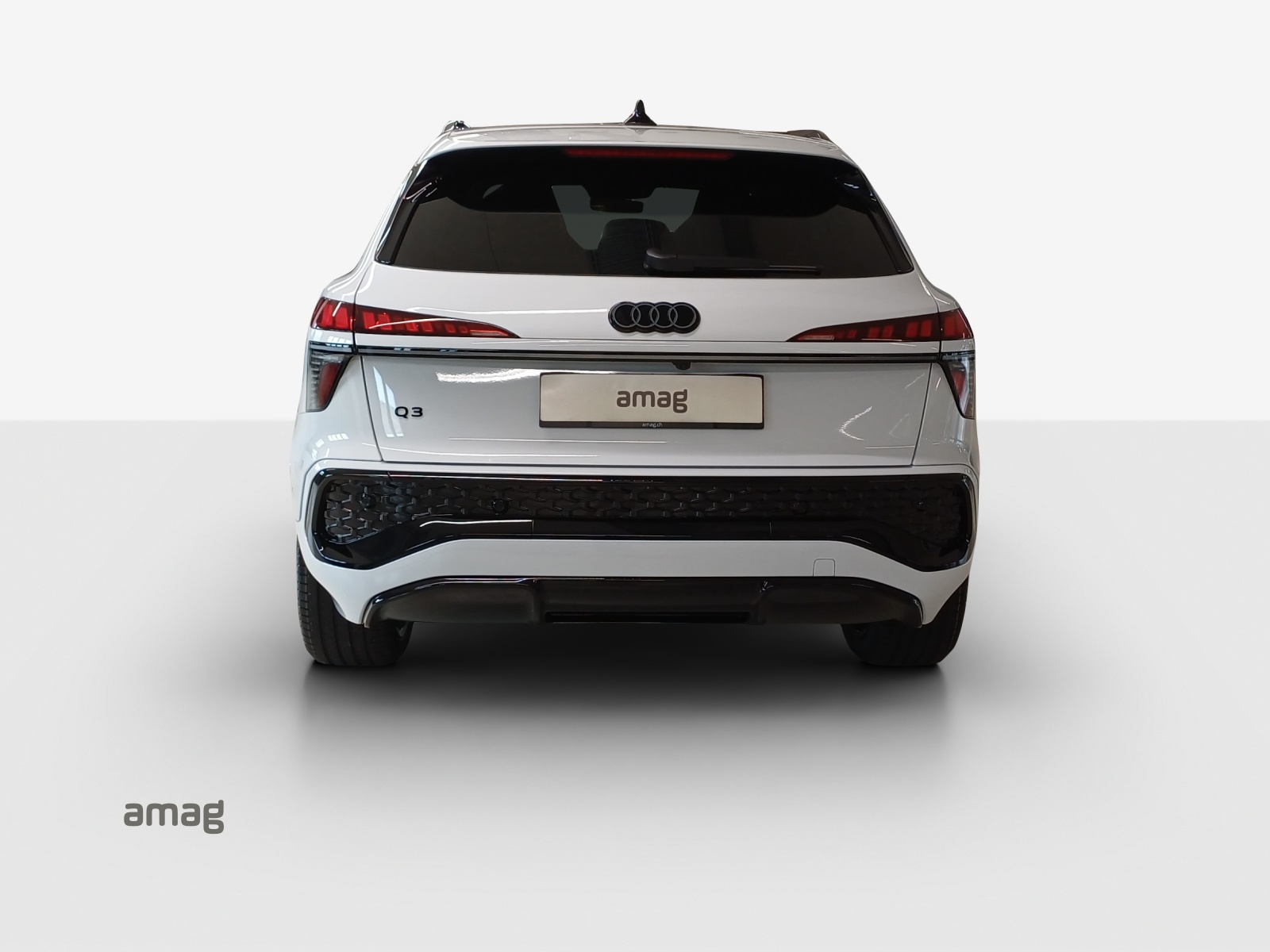 AUDI Q3 SUV 110 kW TFSI S tronic-image-3