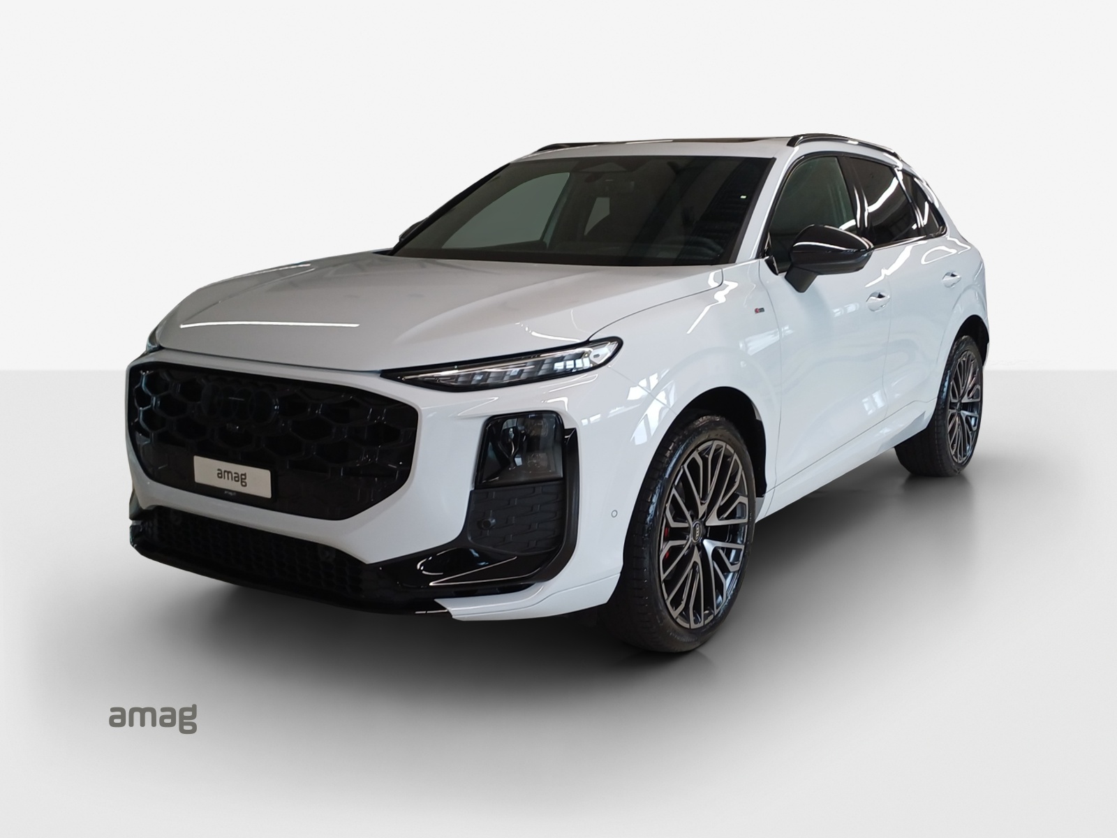 AUDI Q3 SUV 110 kW TFSI S tronic-image-0