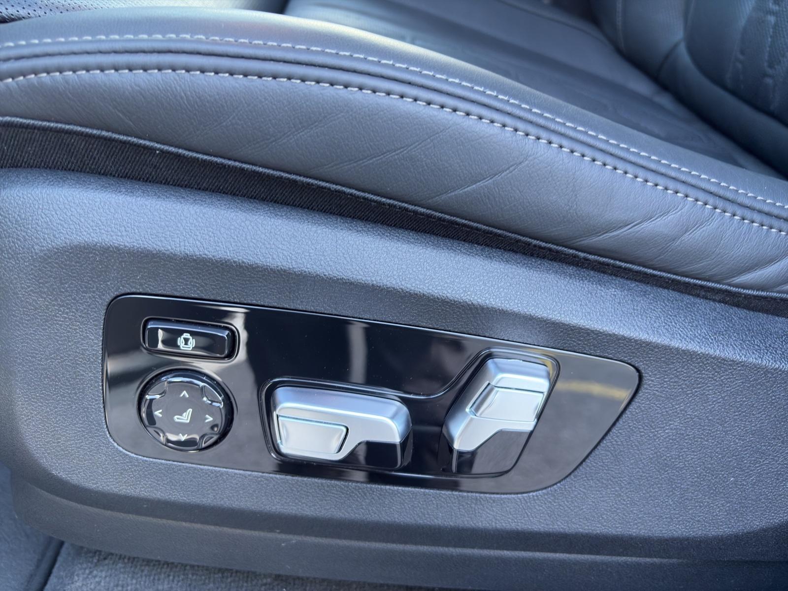 BMW X7 M50d-image-19