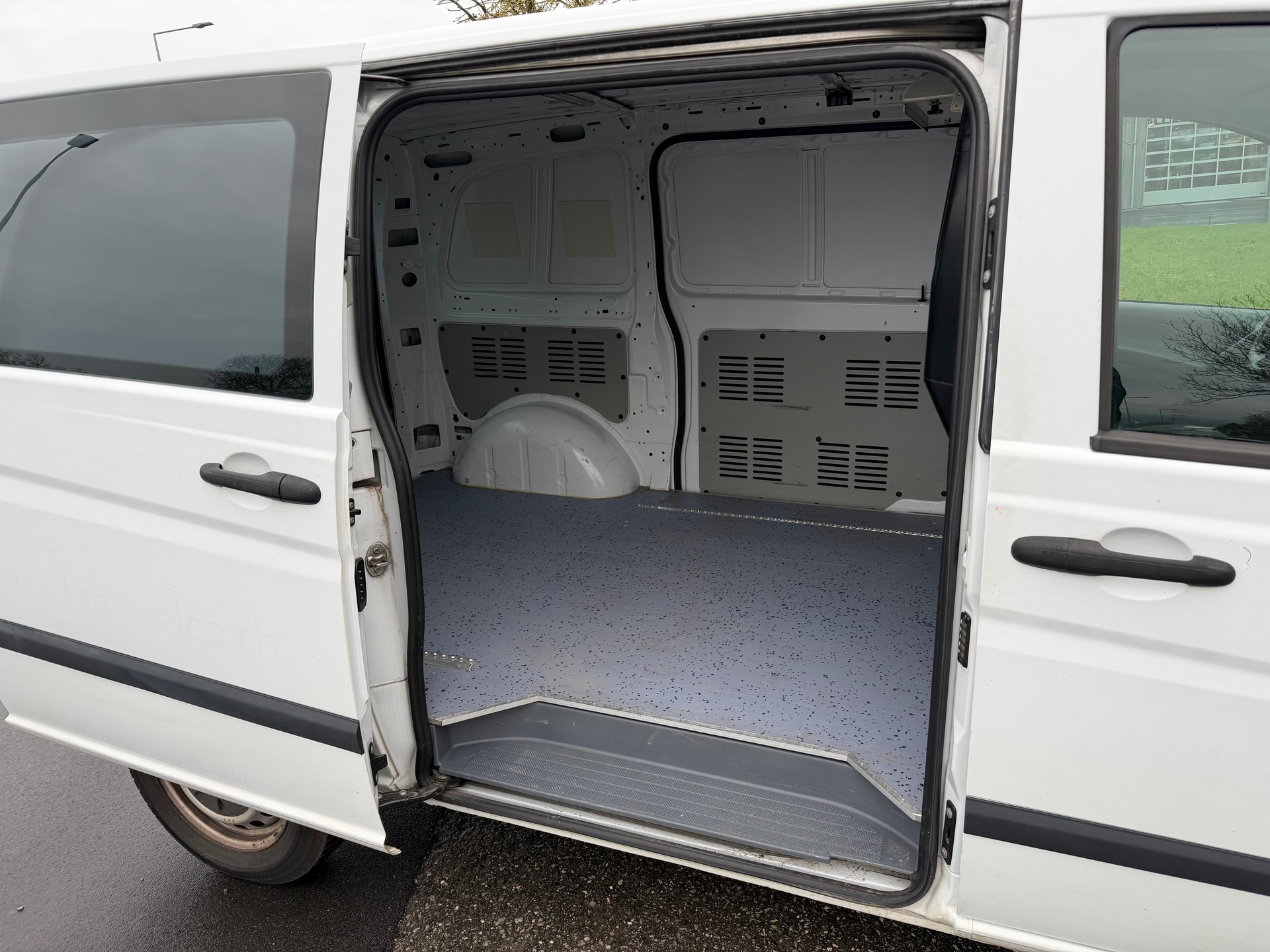 MERCEDES-BENZ Vito 111 CDI-image-1