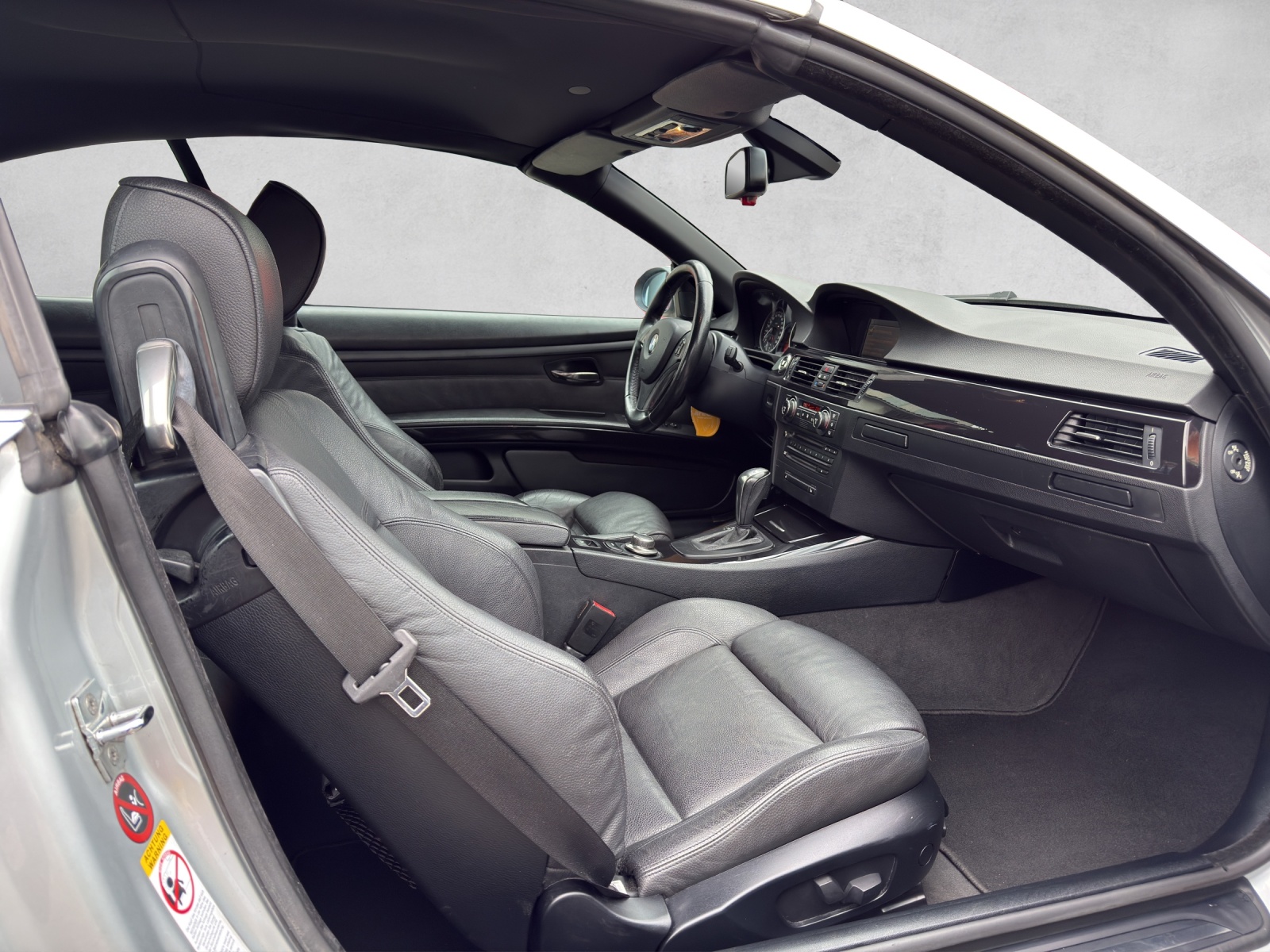 BMW 325i Cabriolet Steptronic-image-12