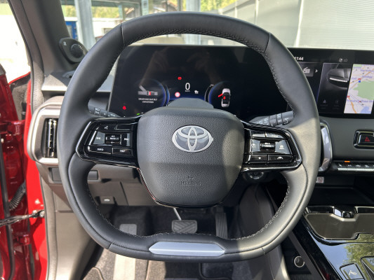 TOYOTA Urban Cr.61kWh Prem. AWD-image-8