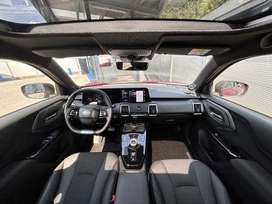 TOYOTA Urban Cr.61kWh Prem. AWD-image-5