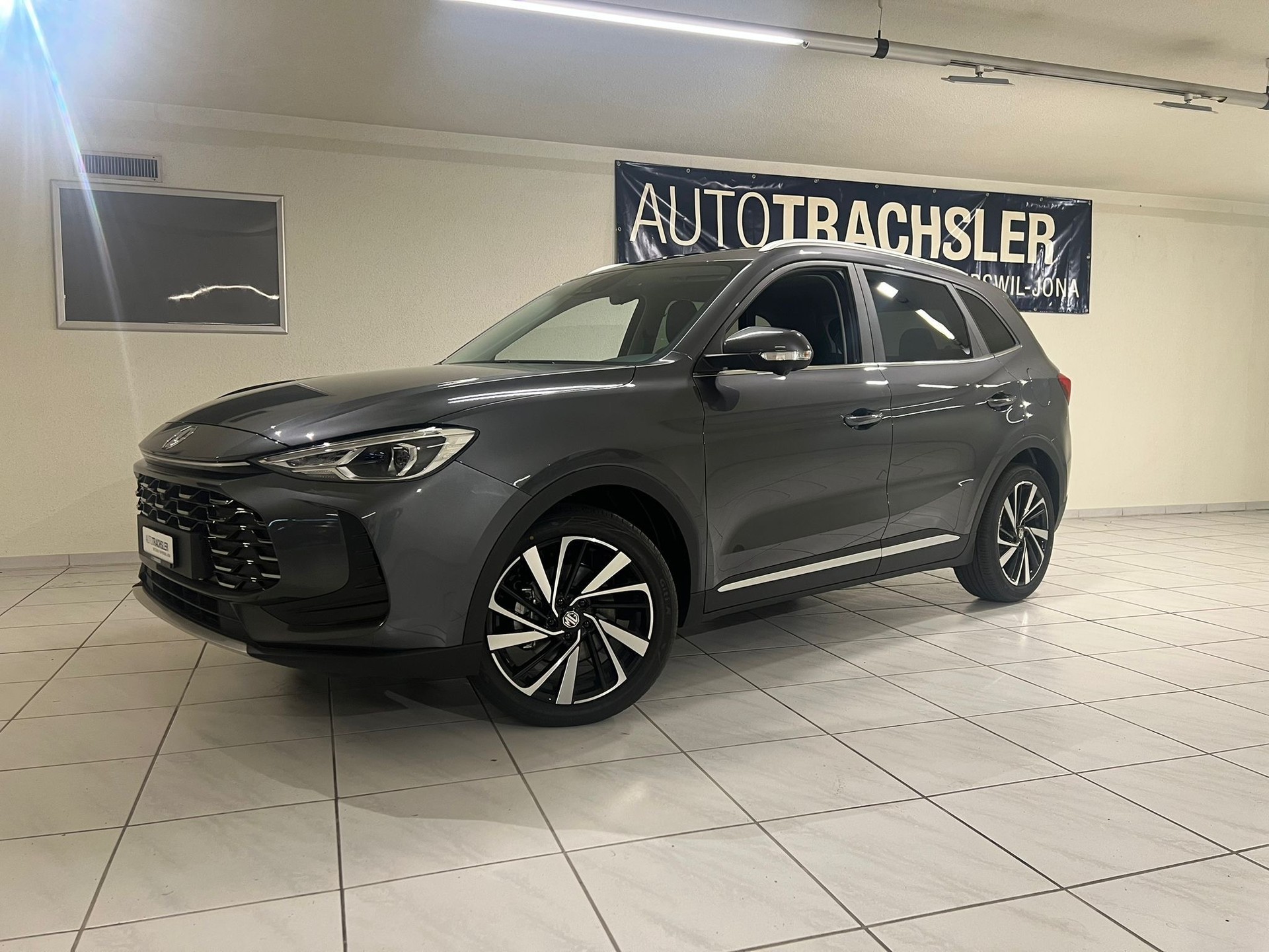 MG ZS 1.5 HEV Luxury-image-0