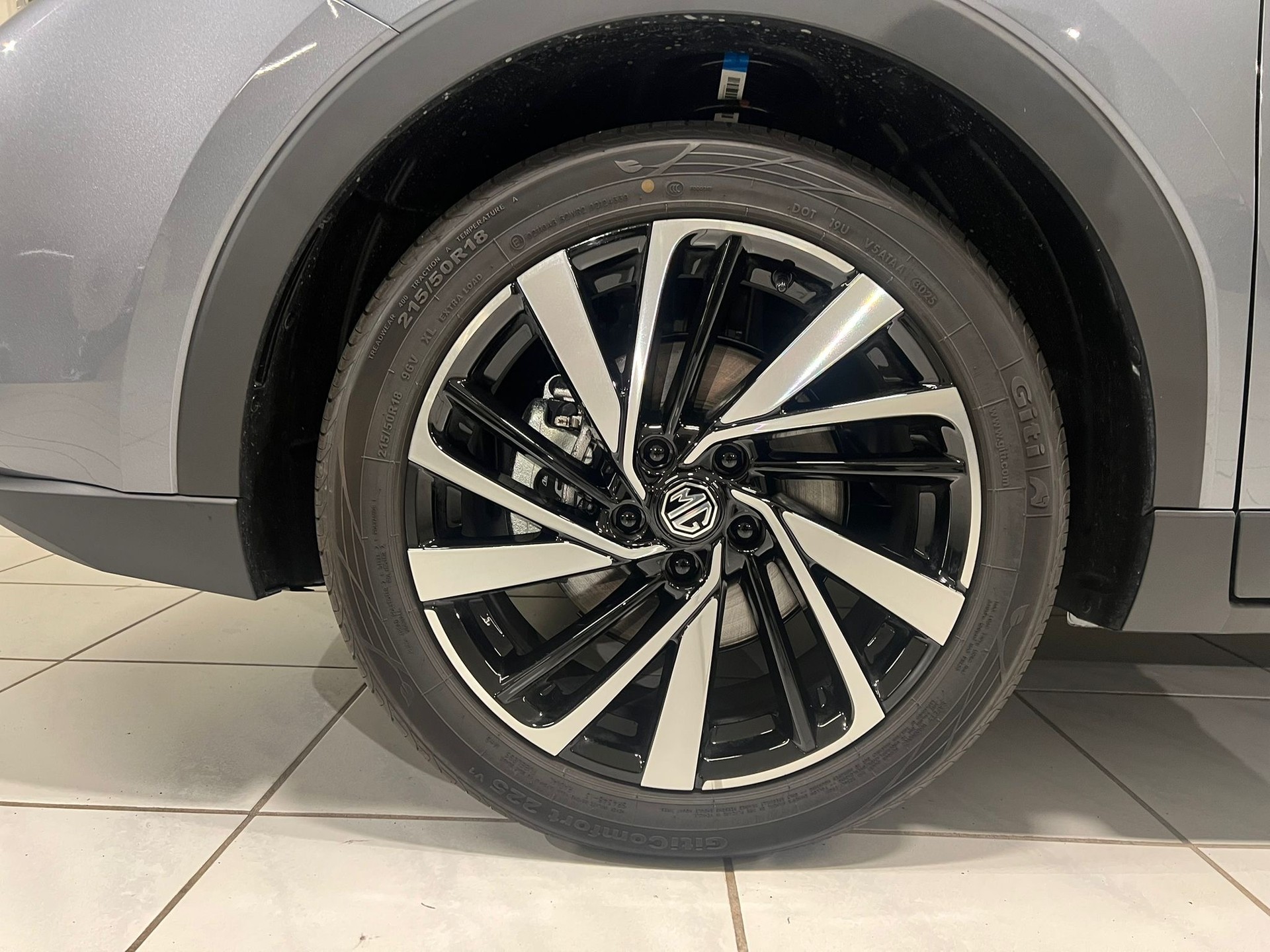 MG ZS 1.5 HEV Luxury-image-5