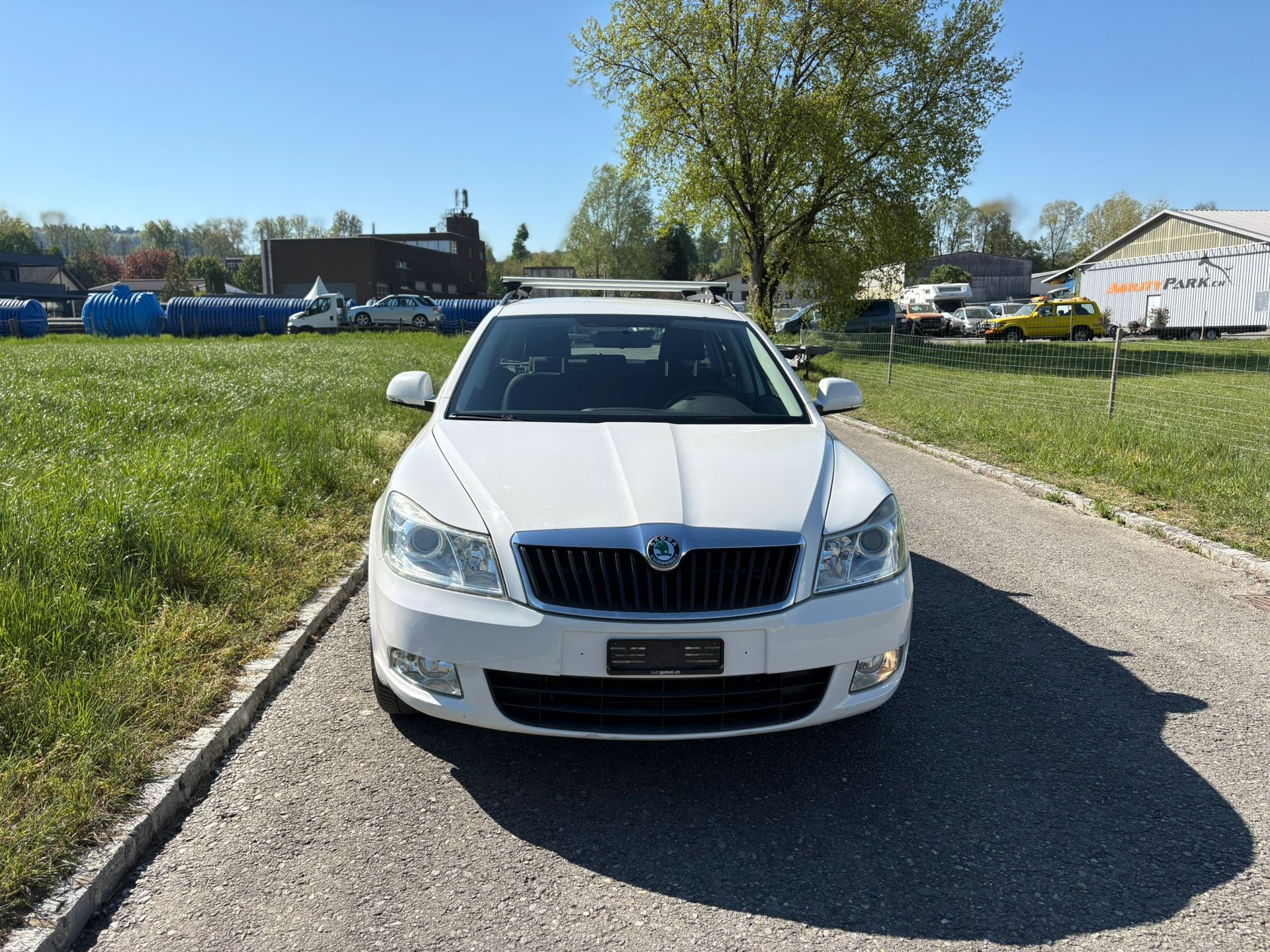 SKODA OCTAVIA-image-8