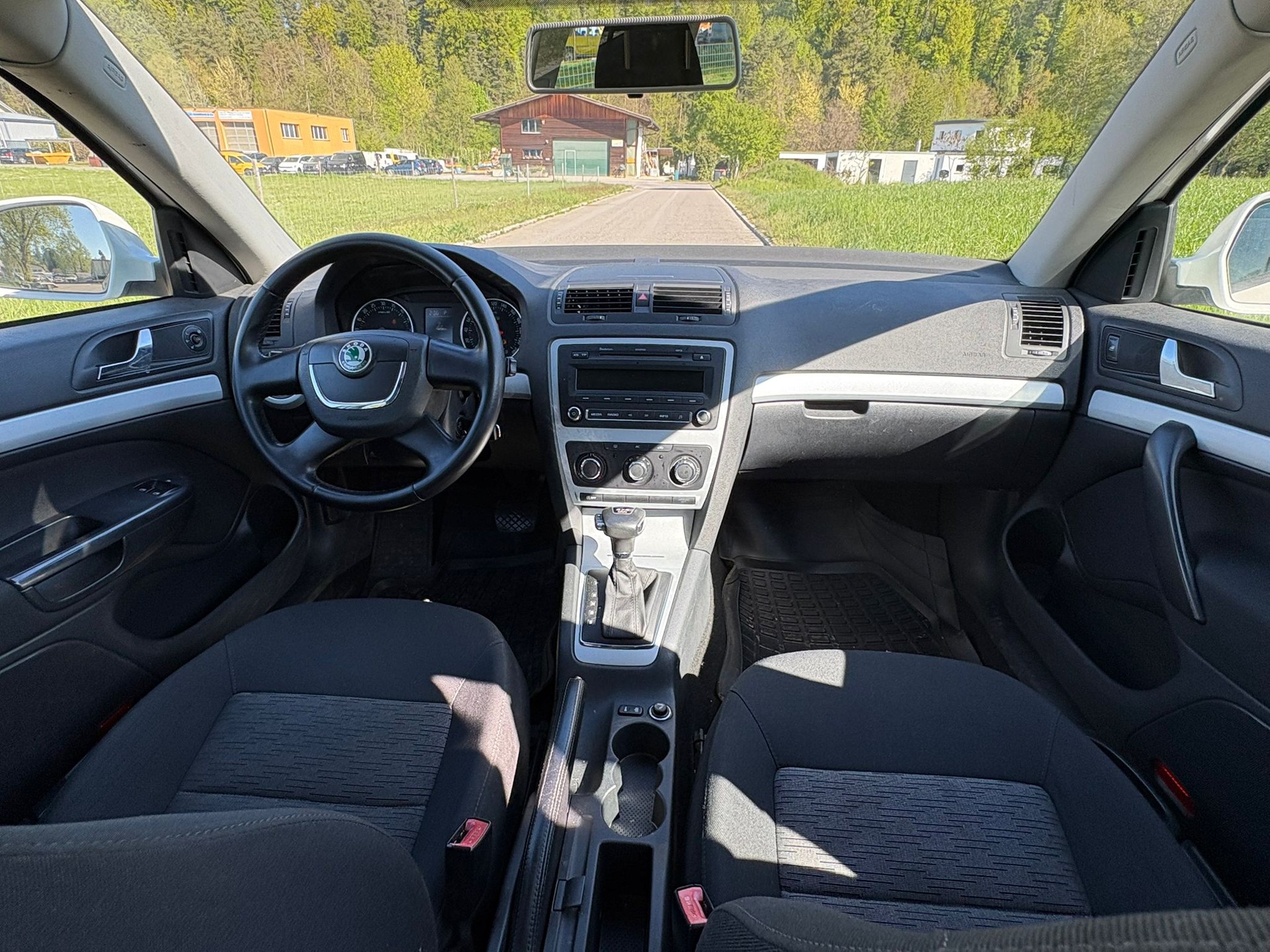SKODA OCTAVIA-image-2