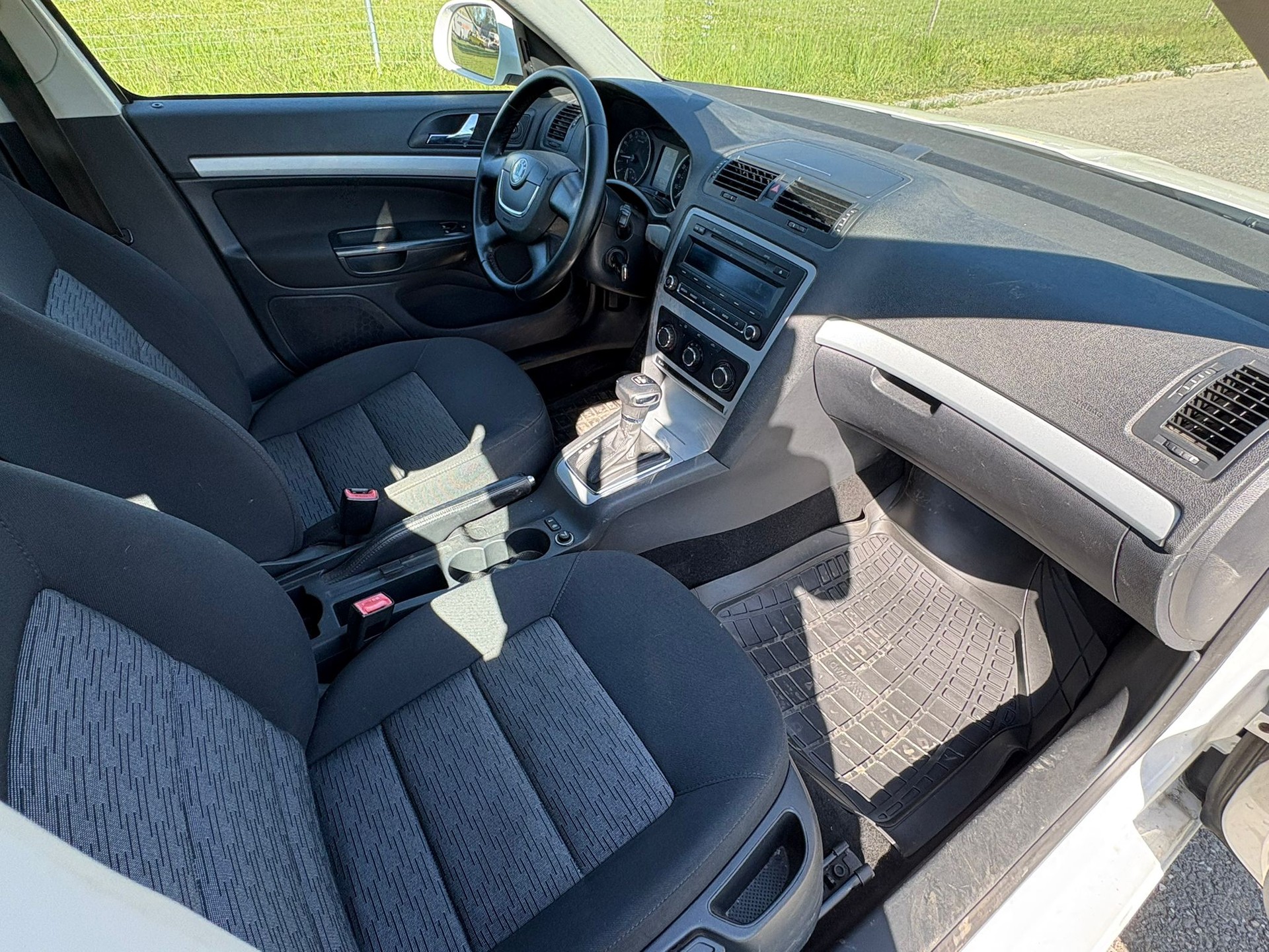 SKODA OCTAVIA-image-4