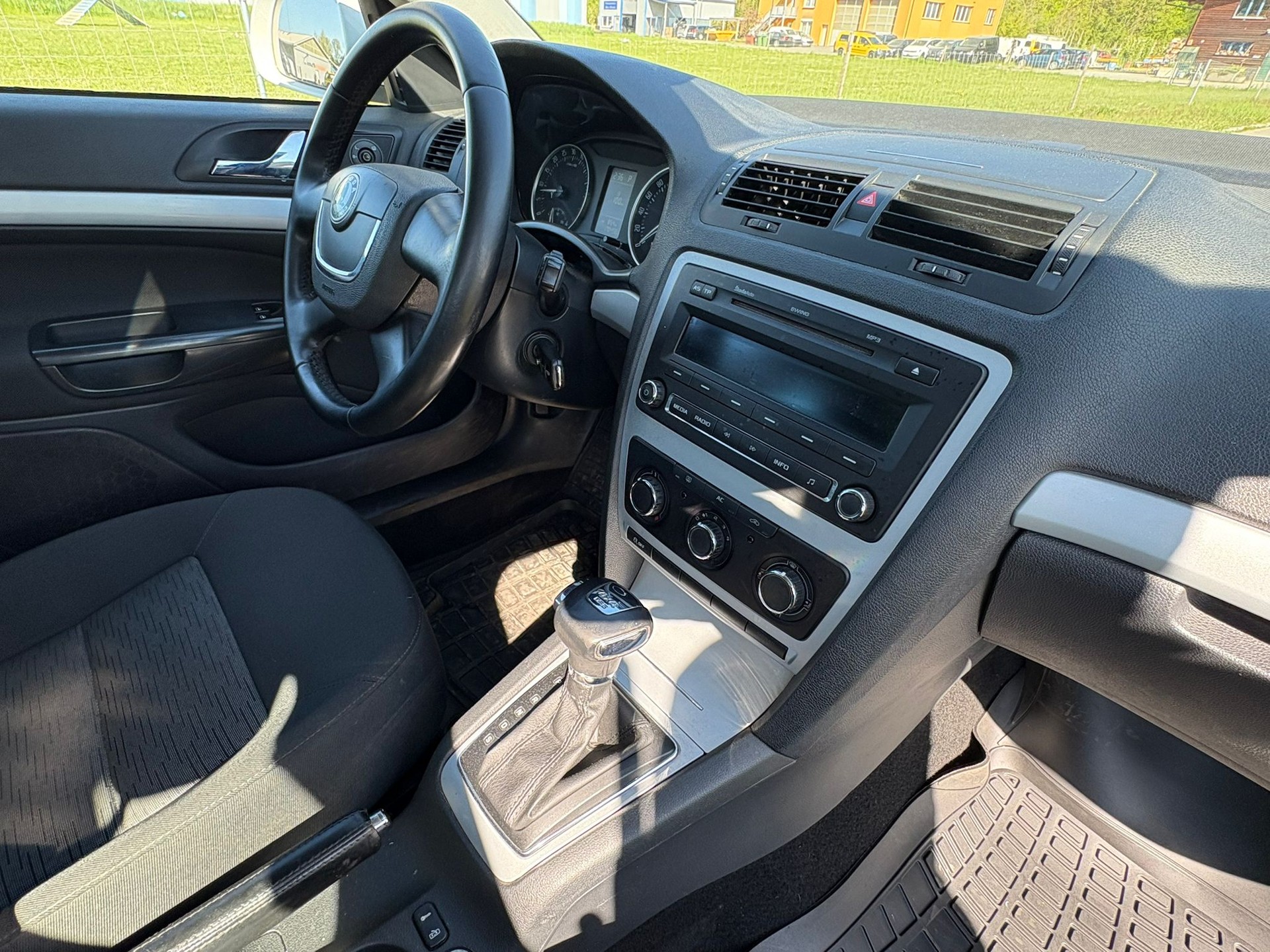 SKODA OCTAVIA-image-3