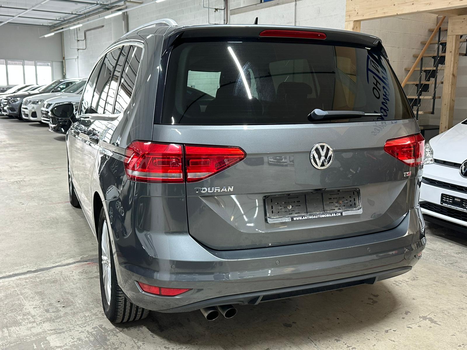 VW Touran 1.4 TSI Highline DSG-image-4