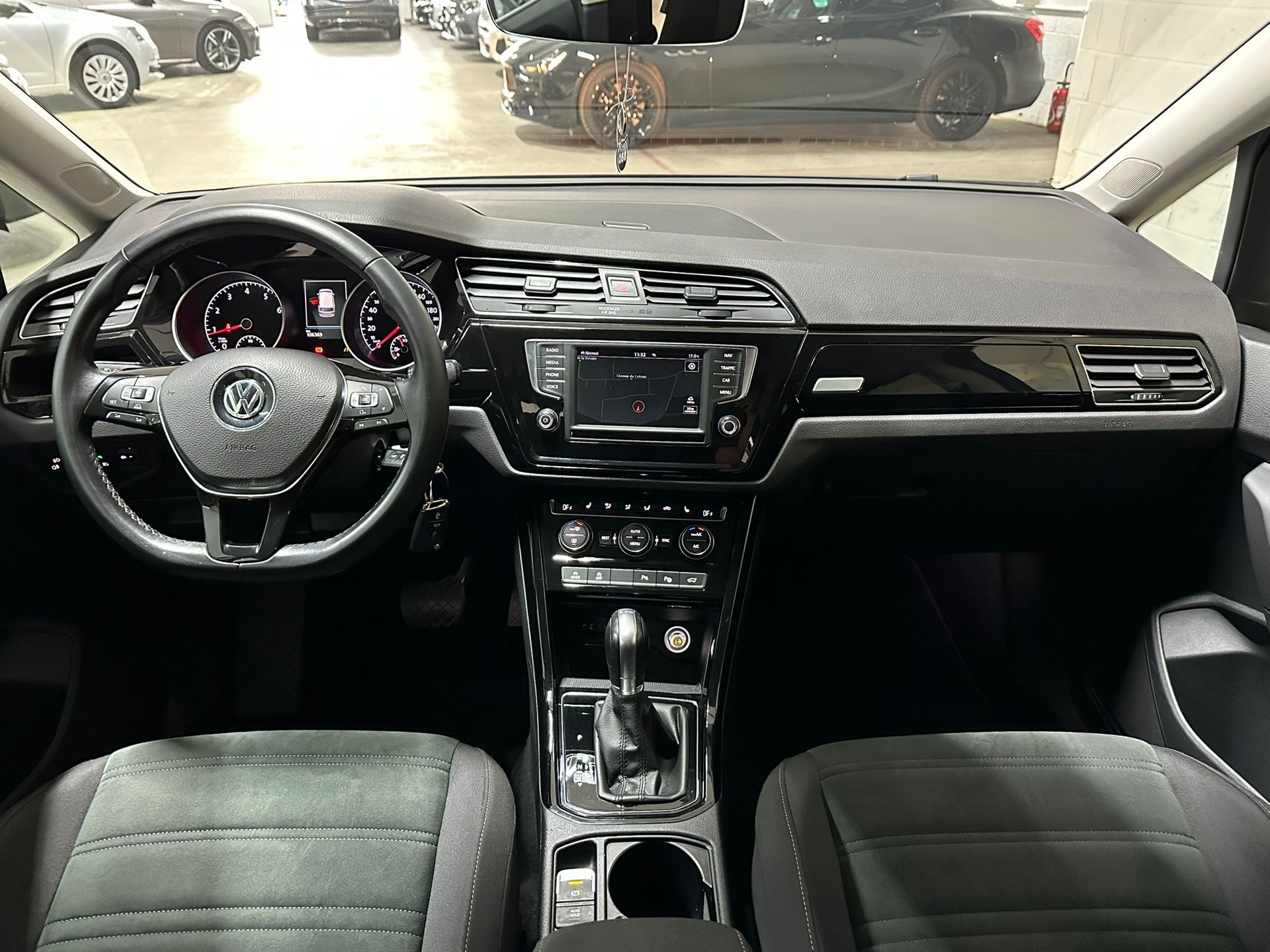 VW Touran 1.4 TSI Highline DSG-image-12