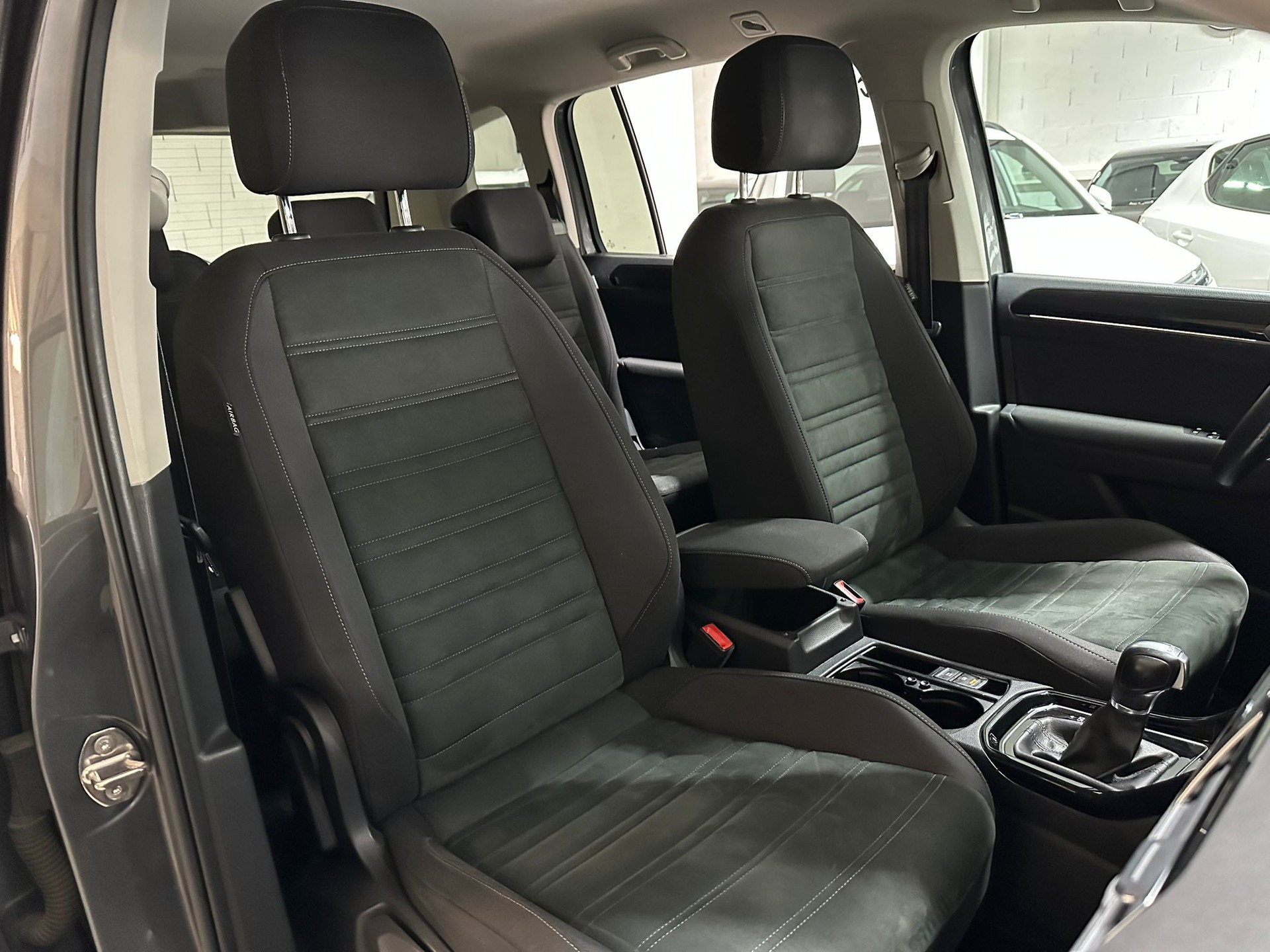 VW Touran 1.4 TSI Highline DSG-image-9