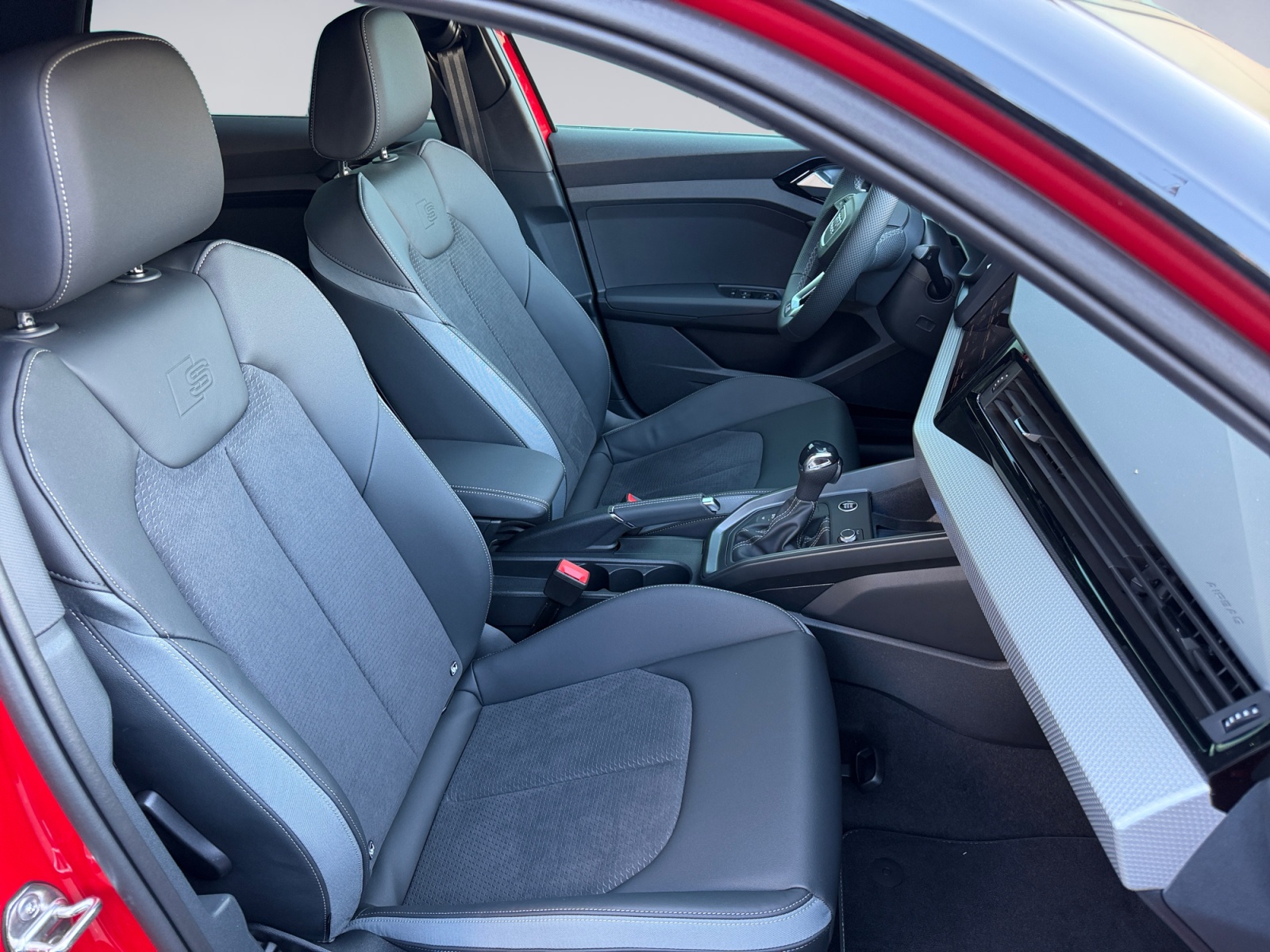 AUDI A1 Sportback 30 TFSI S Line Attraction S-tronic-image-12