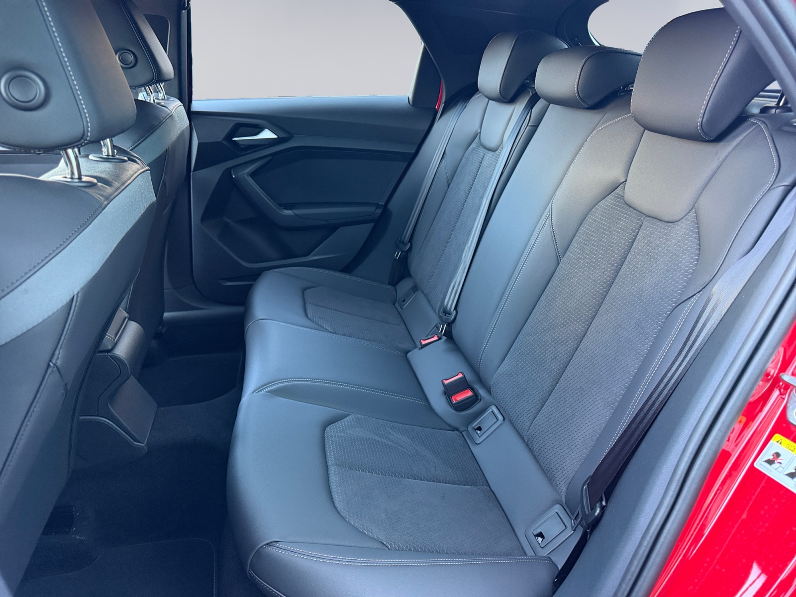 AUDI A1 Sportback 30 TFSI S Line Attraction S-tronic-image-10