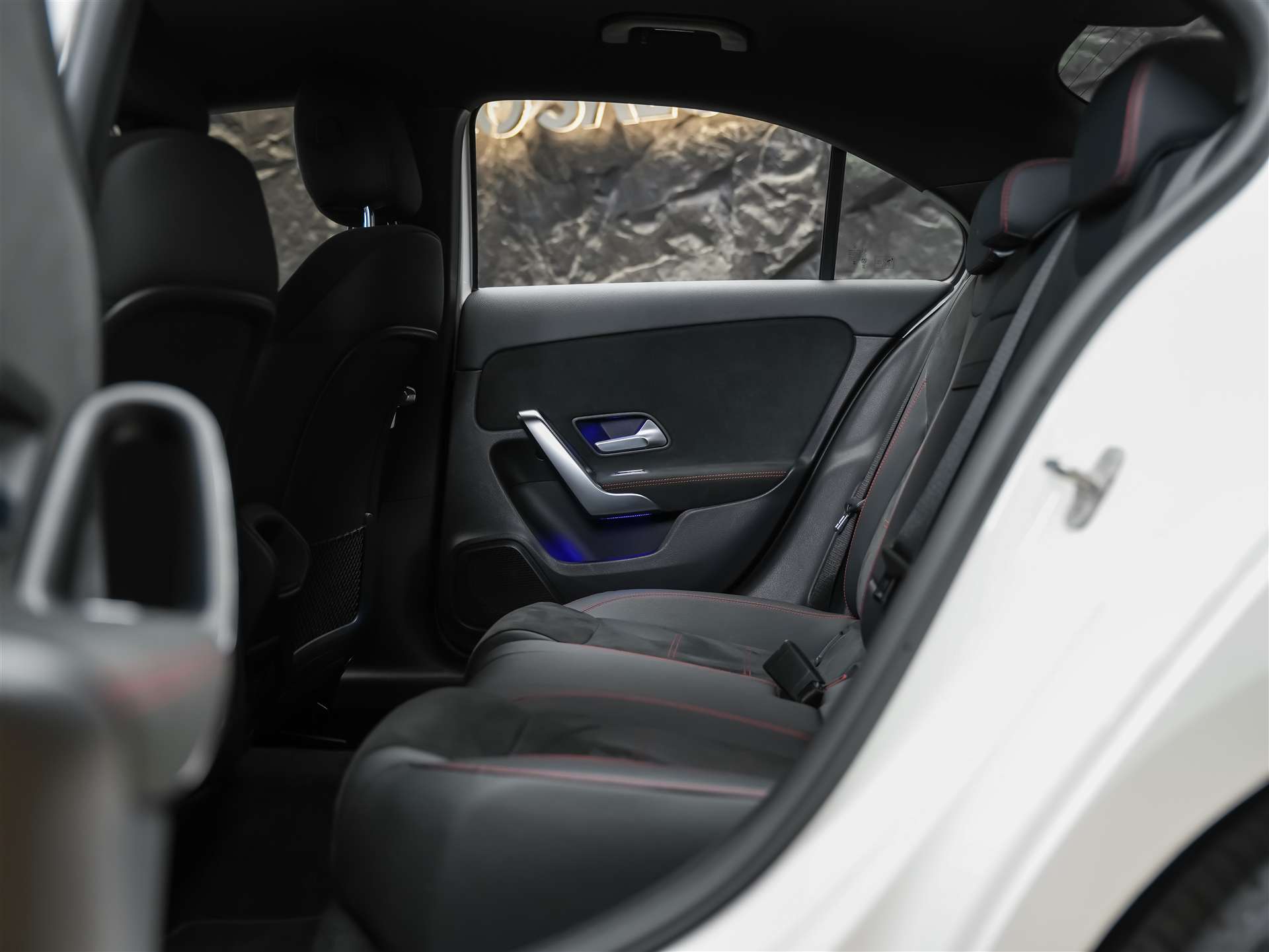 MERCEDES-BENZ A 200 AMG Line Limousine-image-10