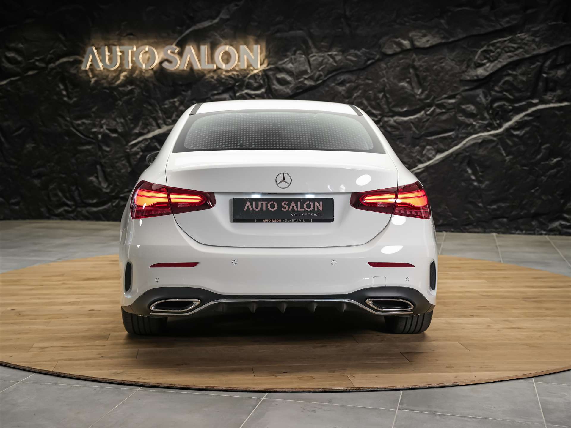 MERCEDES-BENZ A 200 AMG Line Limousine-image-3