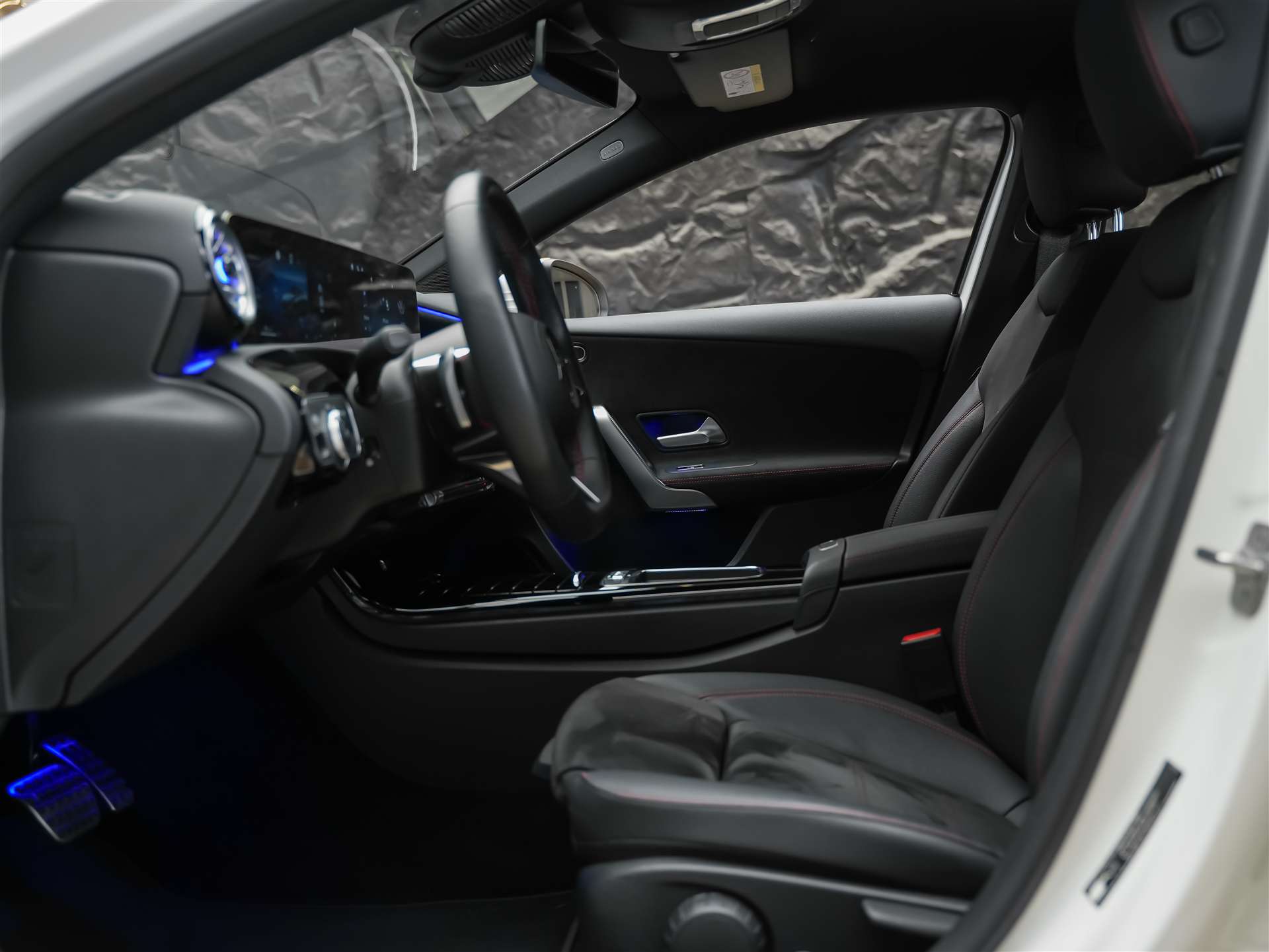 MERCEDES-BENZ A 200 AMG Line Limousine-image-8