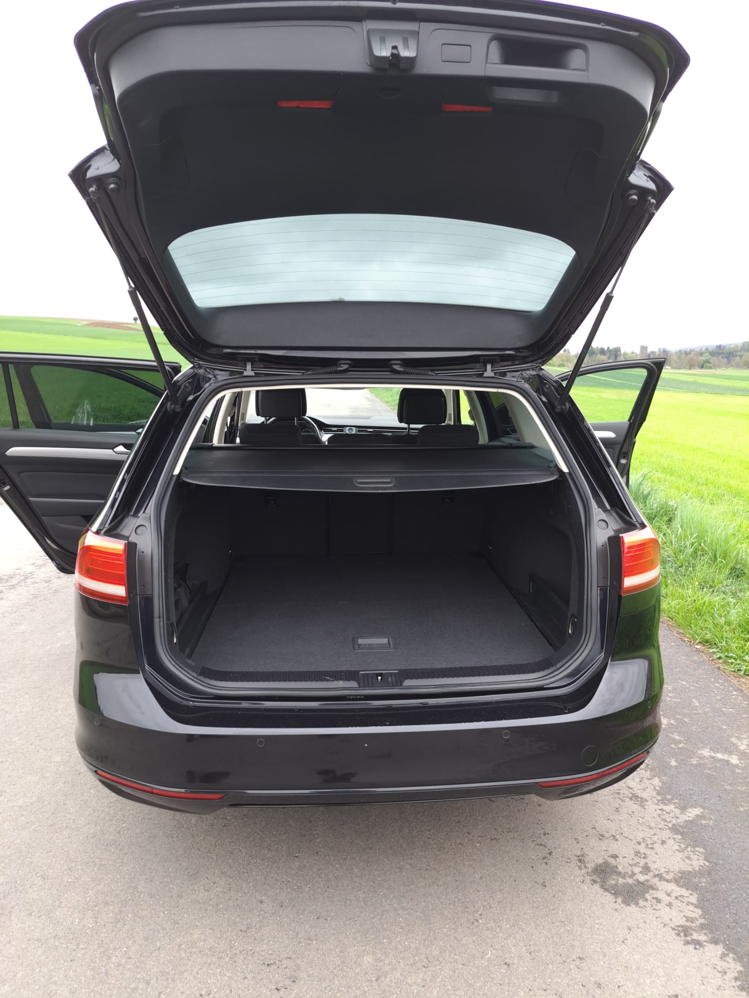 VW Passat Variant 2.0 TDI 150 Comfortline DSG-image-5