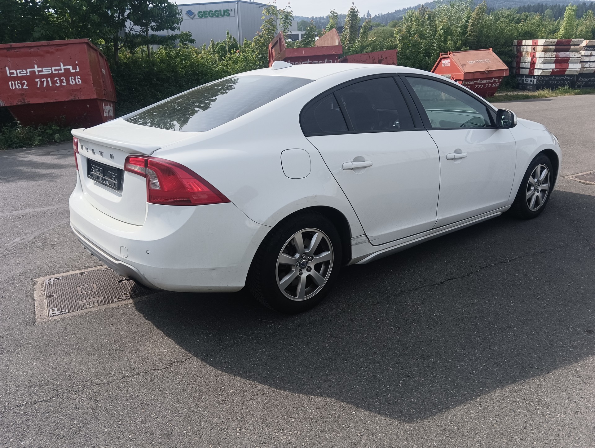 VOLVO S60 2.0T R-Design Powershift-image-4