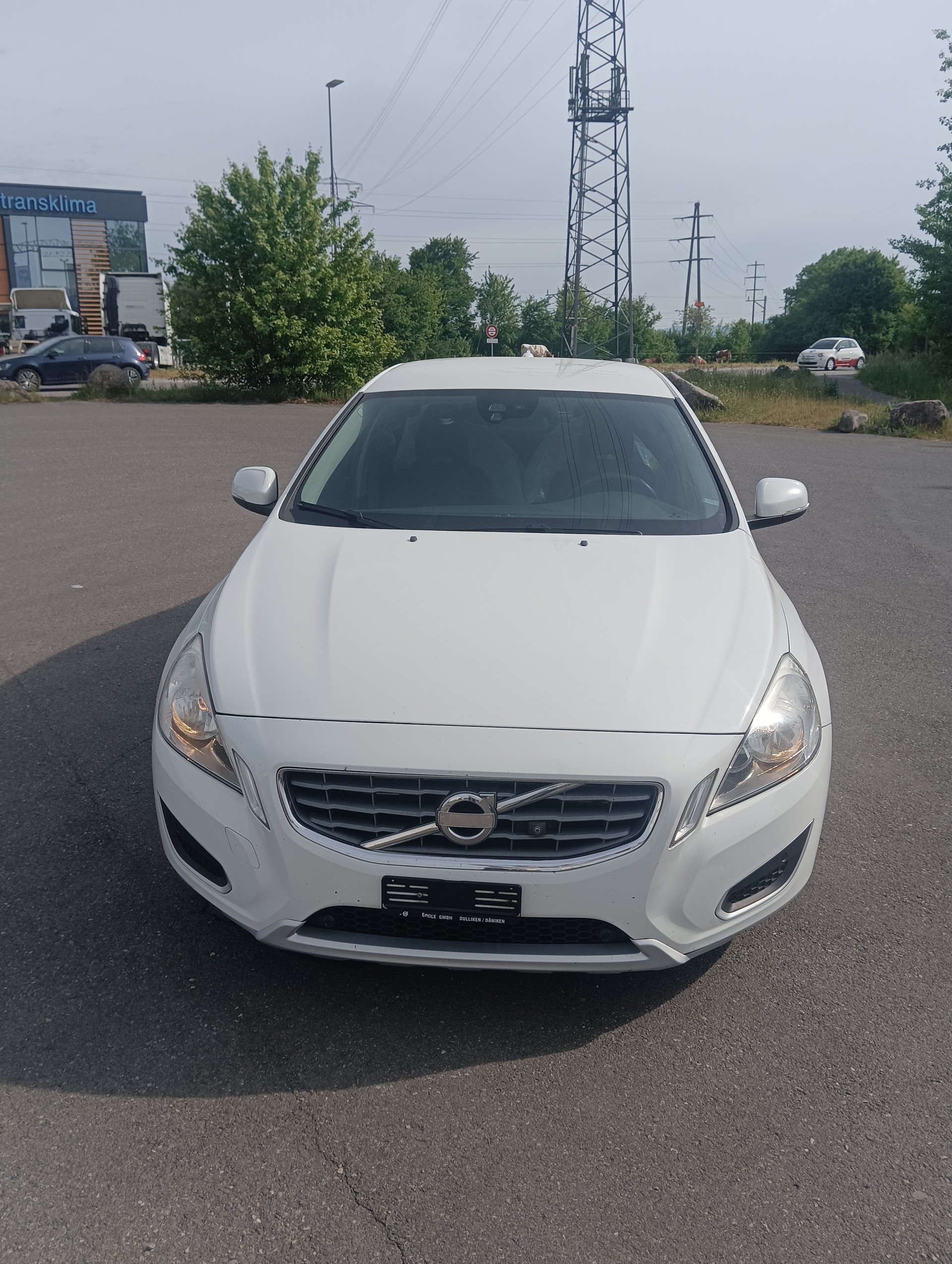 VOLVO S60 2.0T R-Design Powershift