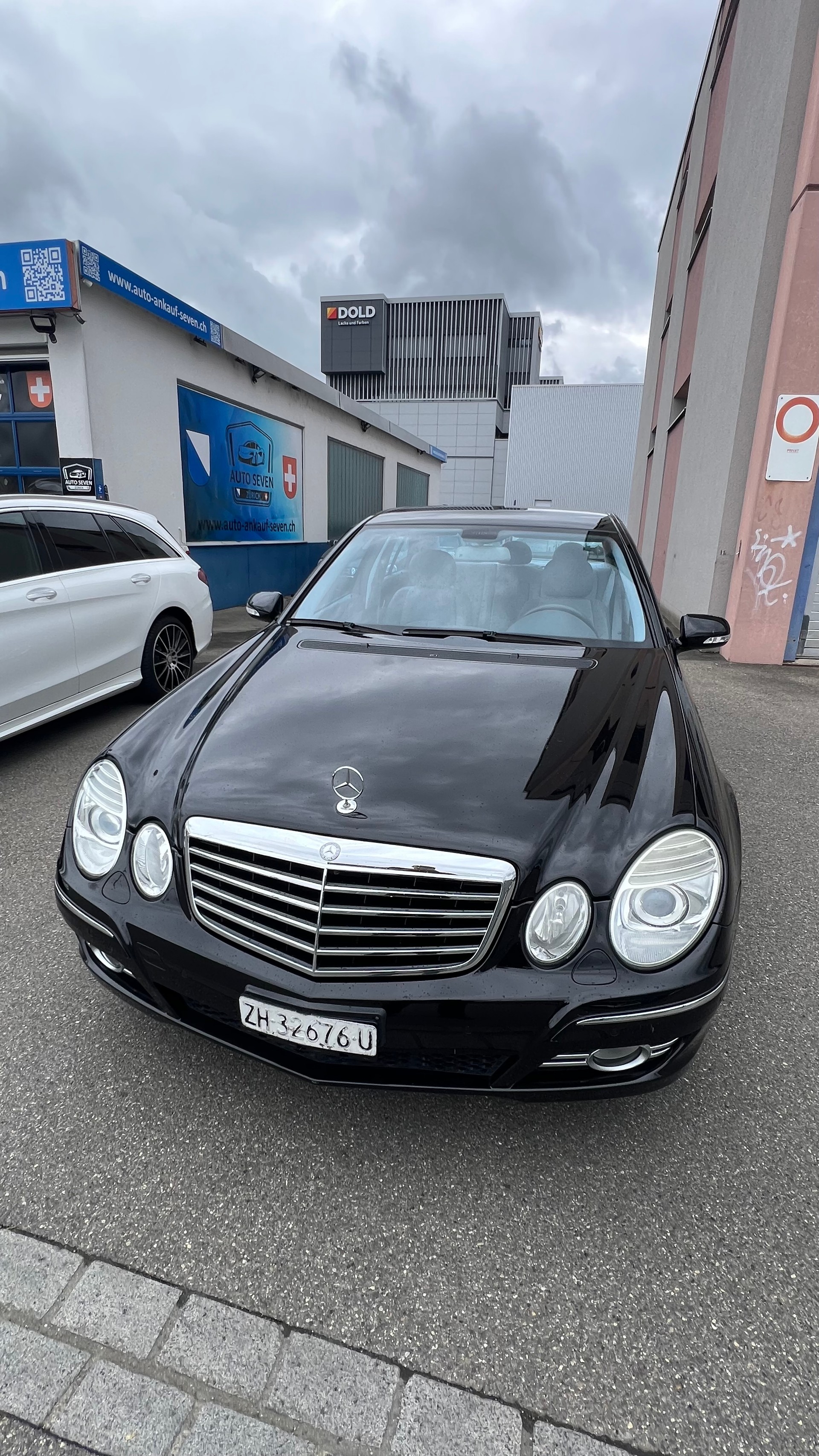 MERCEDES-BENZ E 280 Avantgarde 4Matic Automatic-image-8