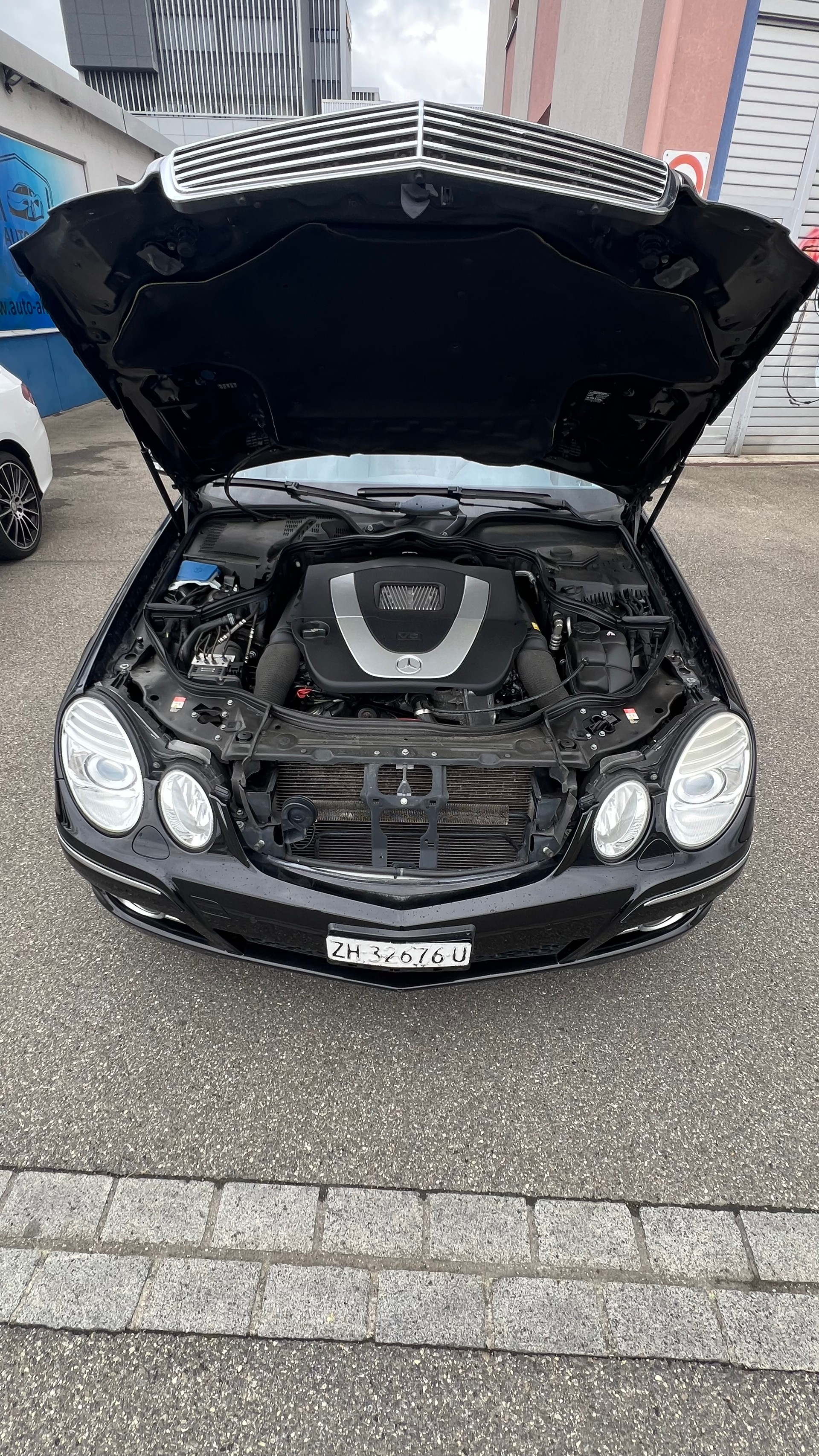 MERCEDES-BENZ E 280 Avantgarde 4Matic Automatic-image-9