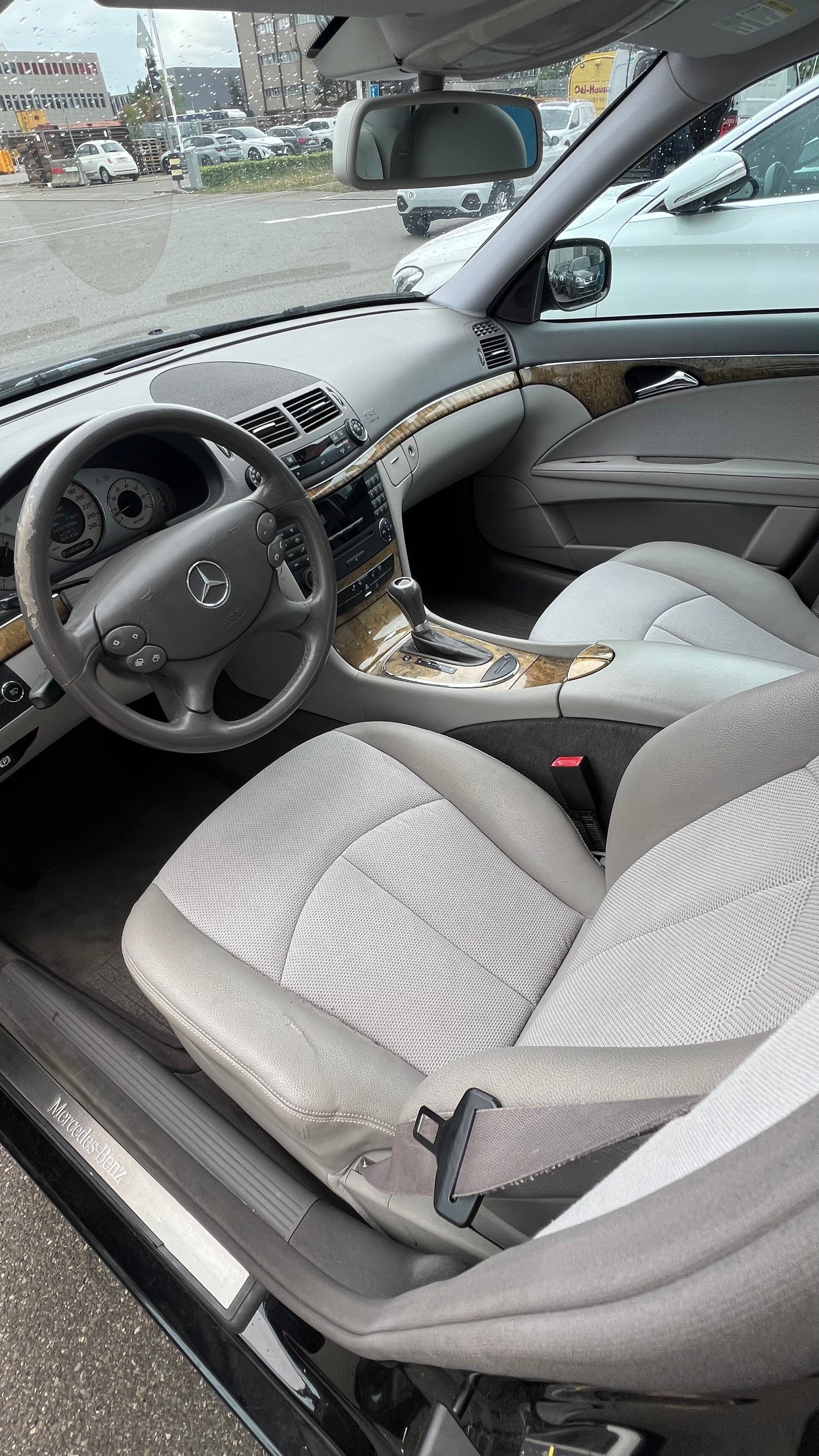 MERCEDES-BENZ E 280 Avantgarde 4Matic Automatic-image-7