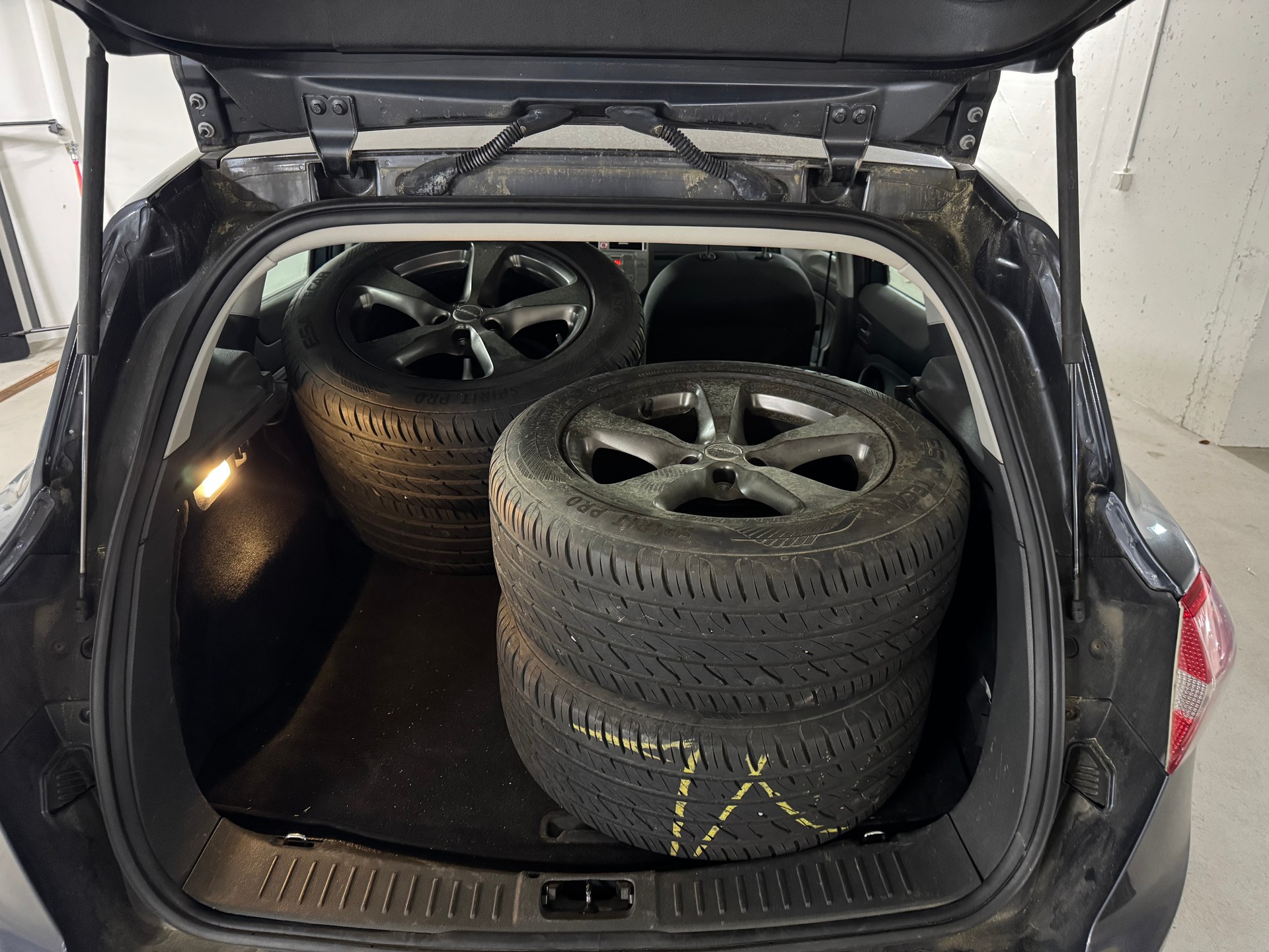 FORD Kuga 2.5 Turbo 4WD Automatic-image-13