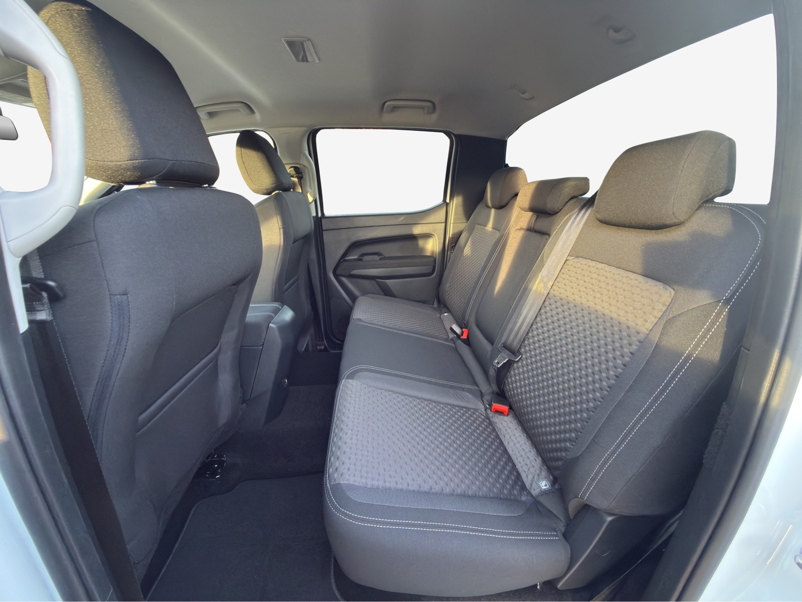 VW Amarok 2.0TDI Life-image-11