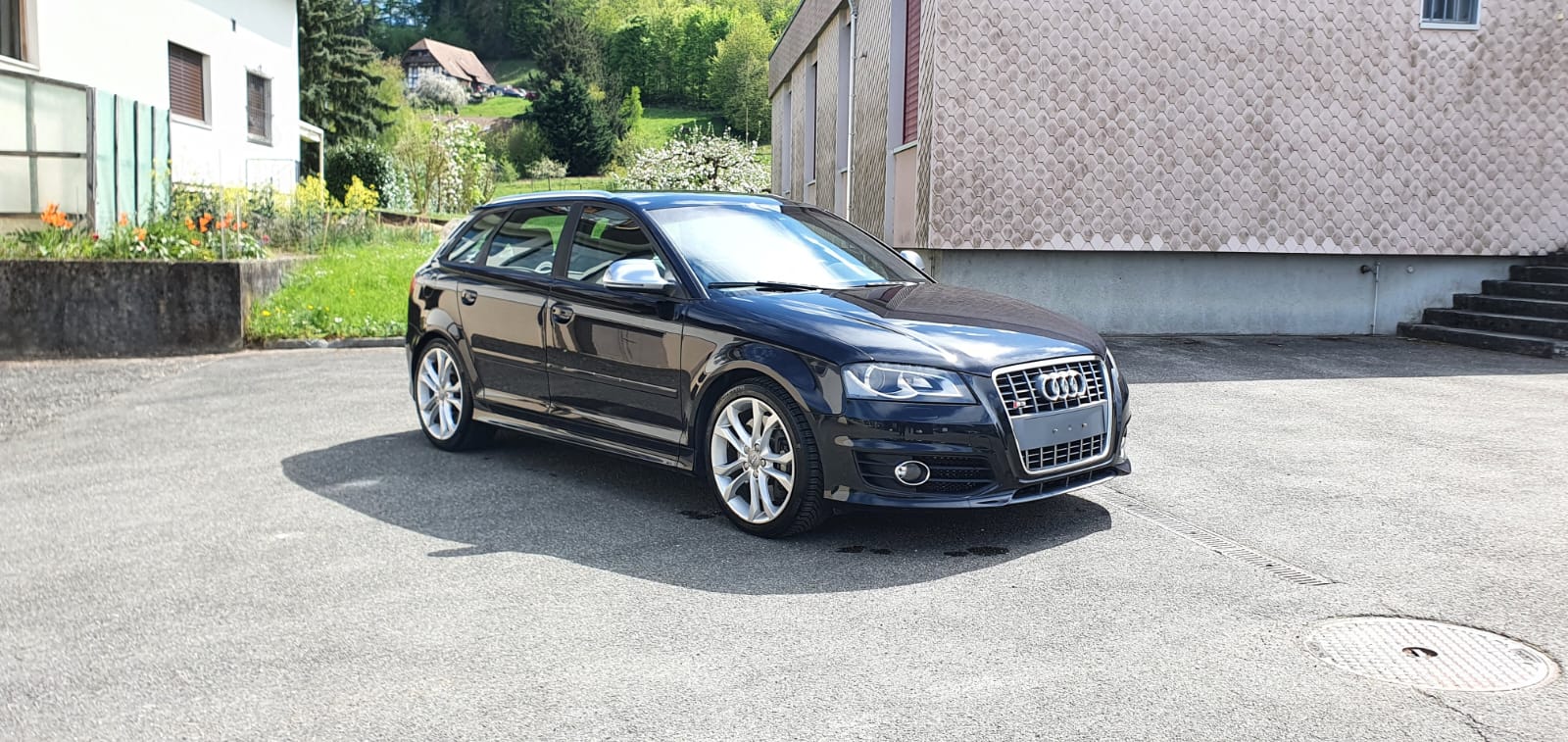 AUDI 2.0 T FSI quattro S-Tronic-image-2