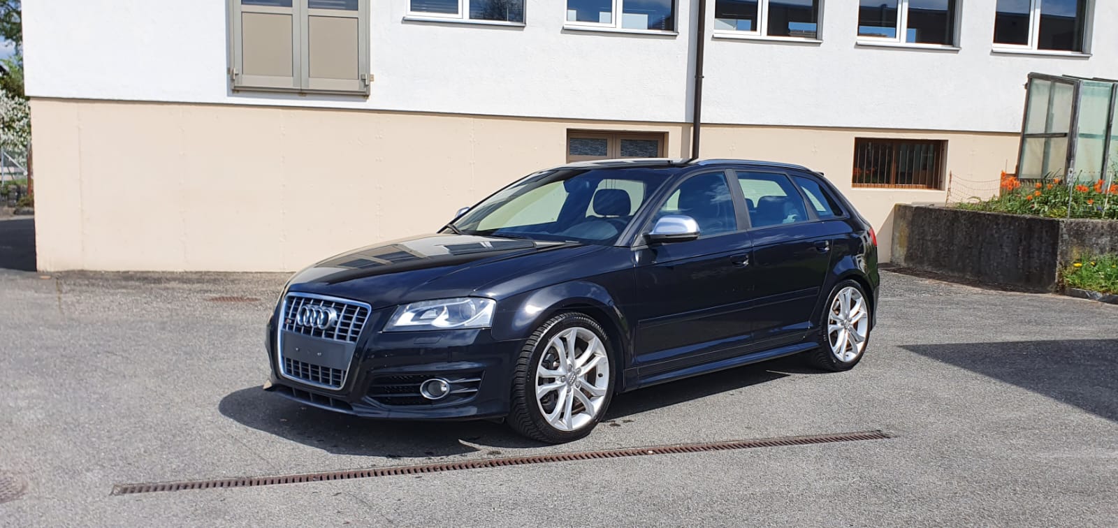 AUDI 2.0 T FSI quattro S-Tronic