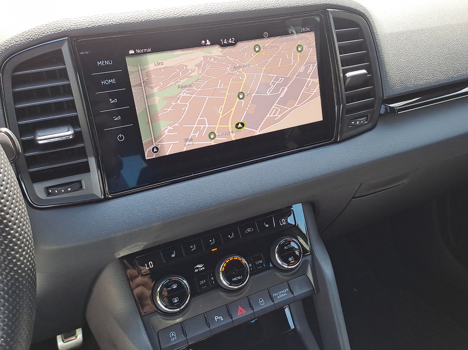 SKODA Karoq 2.0 TSI SportLine 4x4 DSG-image-8