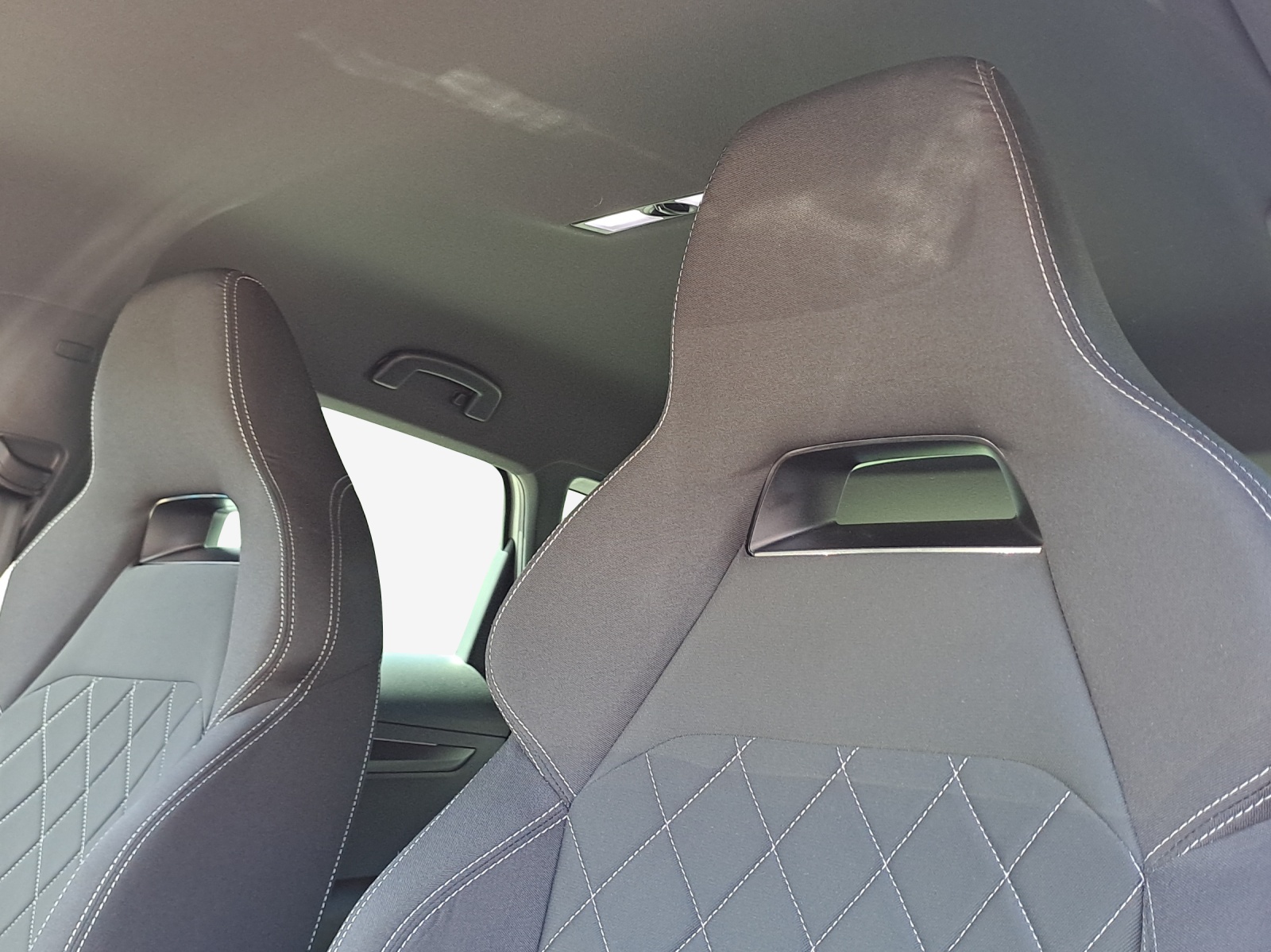 SKODA Karoq 2.0 TSI SportLine 4x4 DSG-image-13