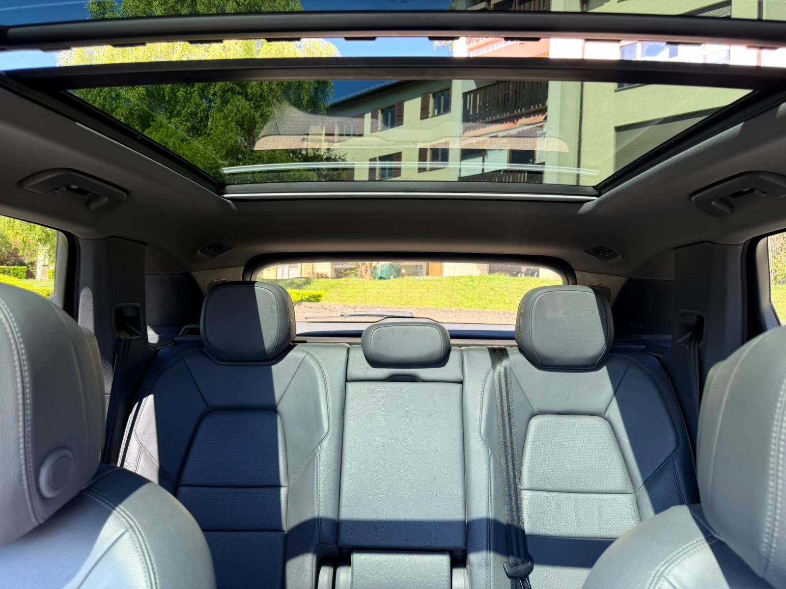 PORSCHE 3.0 V6 340CV 1ère main Véhicule CH-image-3