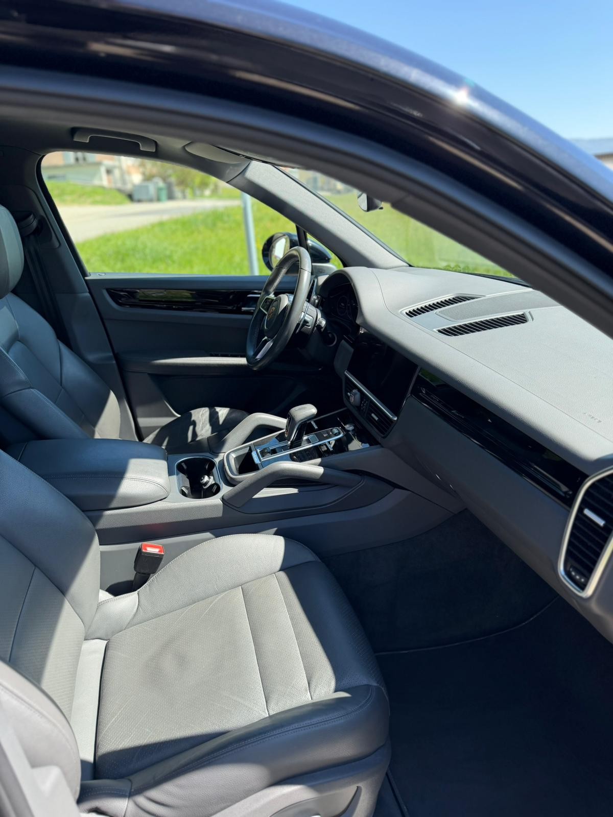 PORSCHE 3.0 V6 340CV 1ère main Véhicule CH-image-4
