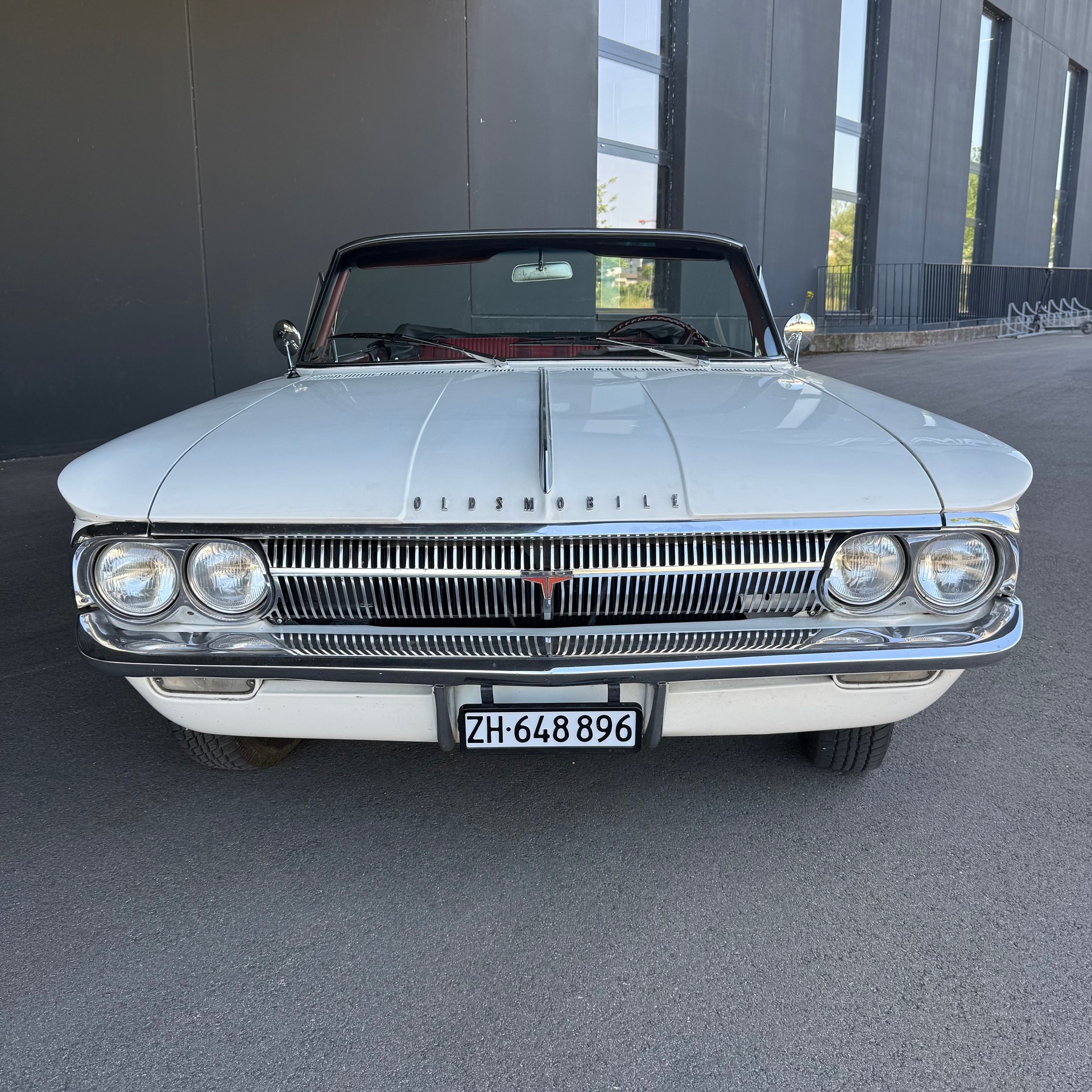 OLDSMOBILE F 85 Convertible *Frisch Veterangeprüft/MFK*-showroom-element-1