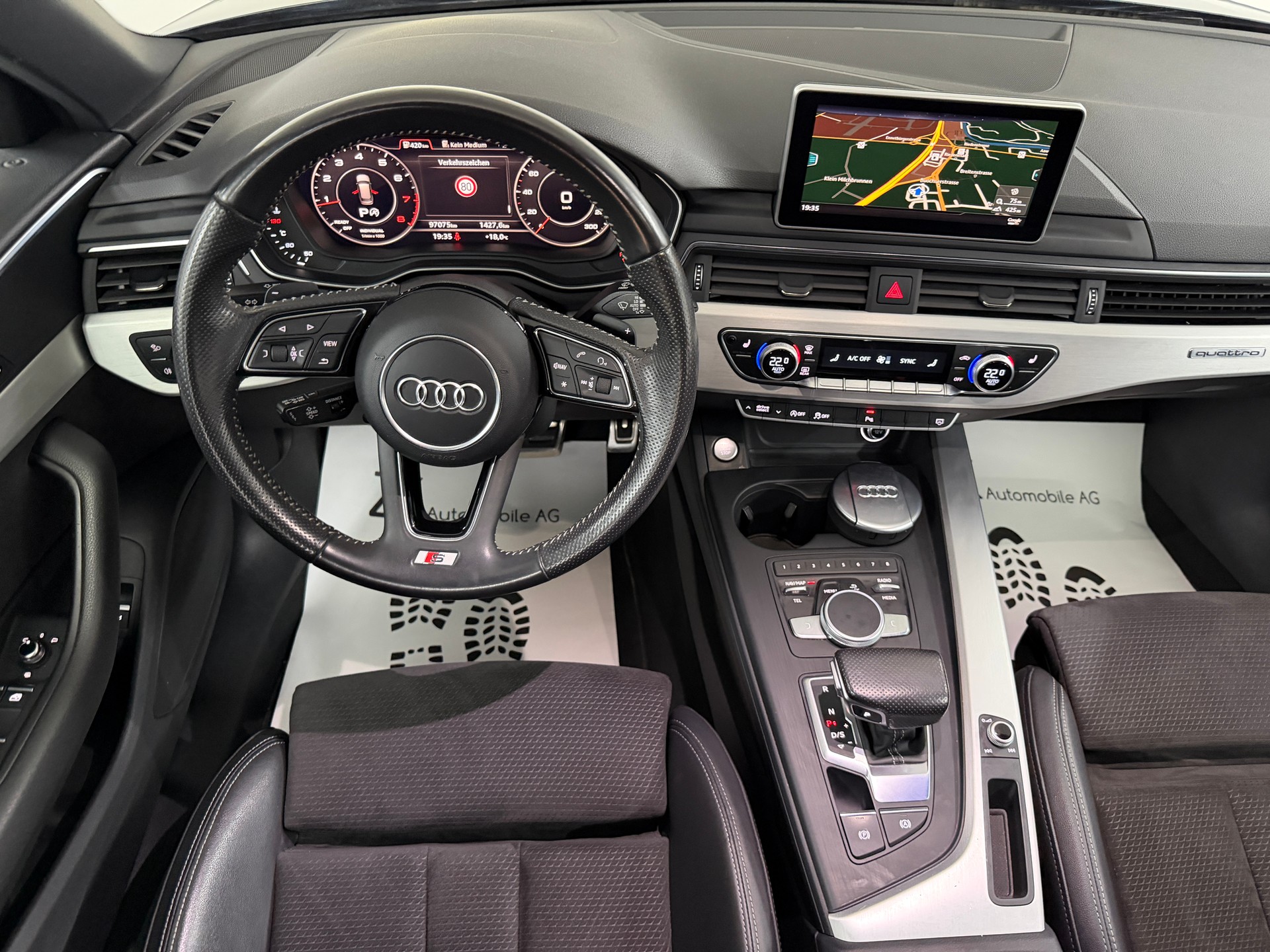 AUDI A4 Avant 2.0 TFSI Sport S-Line 252PS Mythos Black quattro S-tronic-image-10