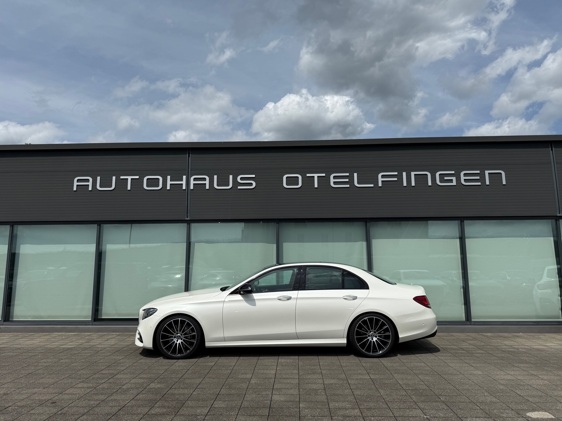 MERCEDES-BENZ E 400 d AMG Line 4matic