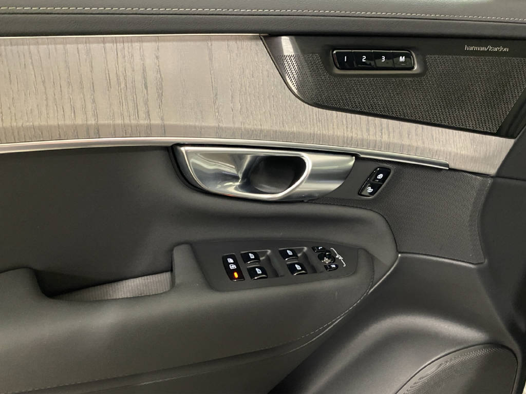 VOLVO XC90 2.0 B5 MH Plus Bright AWD-image-11