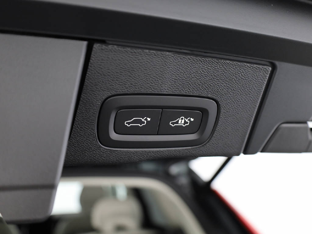 VOLVO XC60 2.0 T8 TE Ultra Bright eAWD-image-24