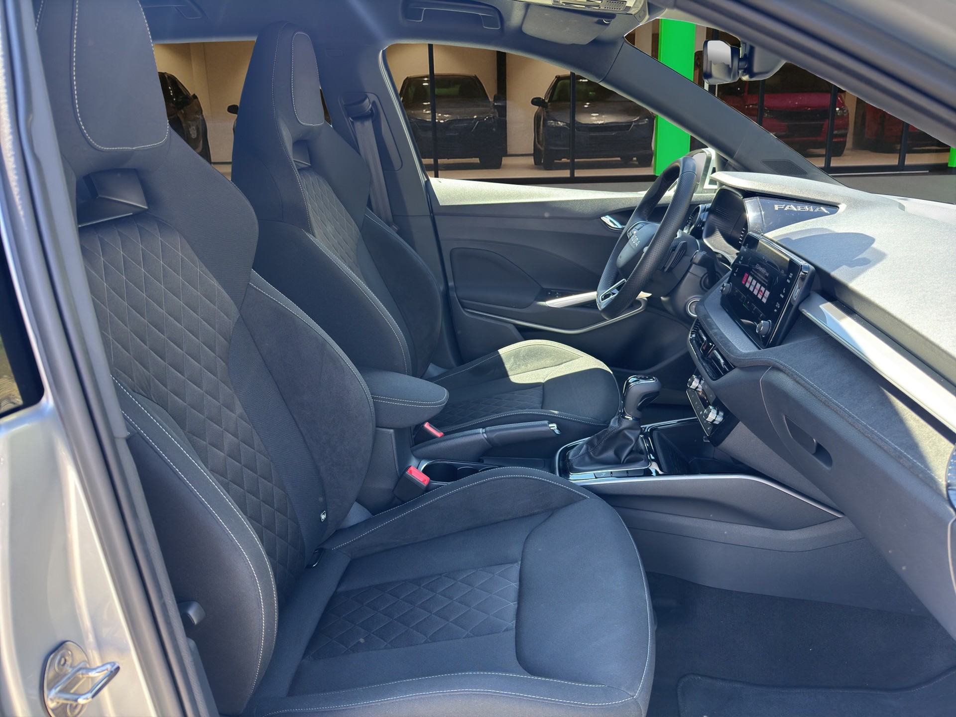 SKODA Fabia 1.0 TSI Dynamic DSG-image-15